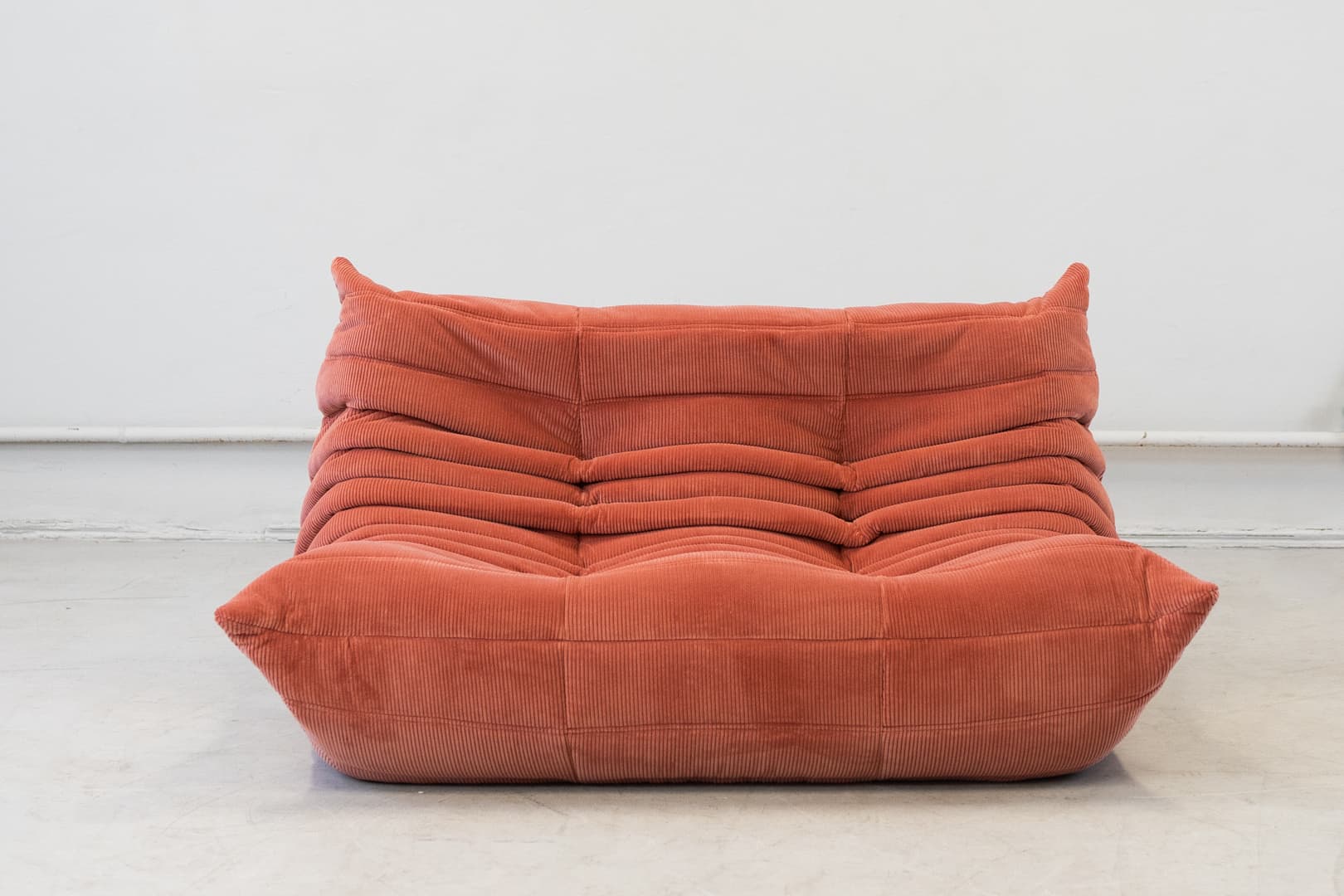 Sofa Togo dwuosobowa, cord coral - 166519