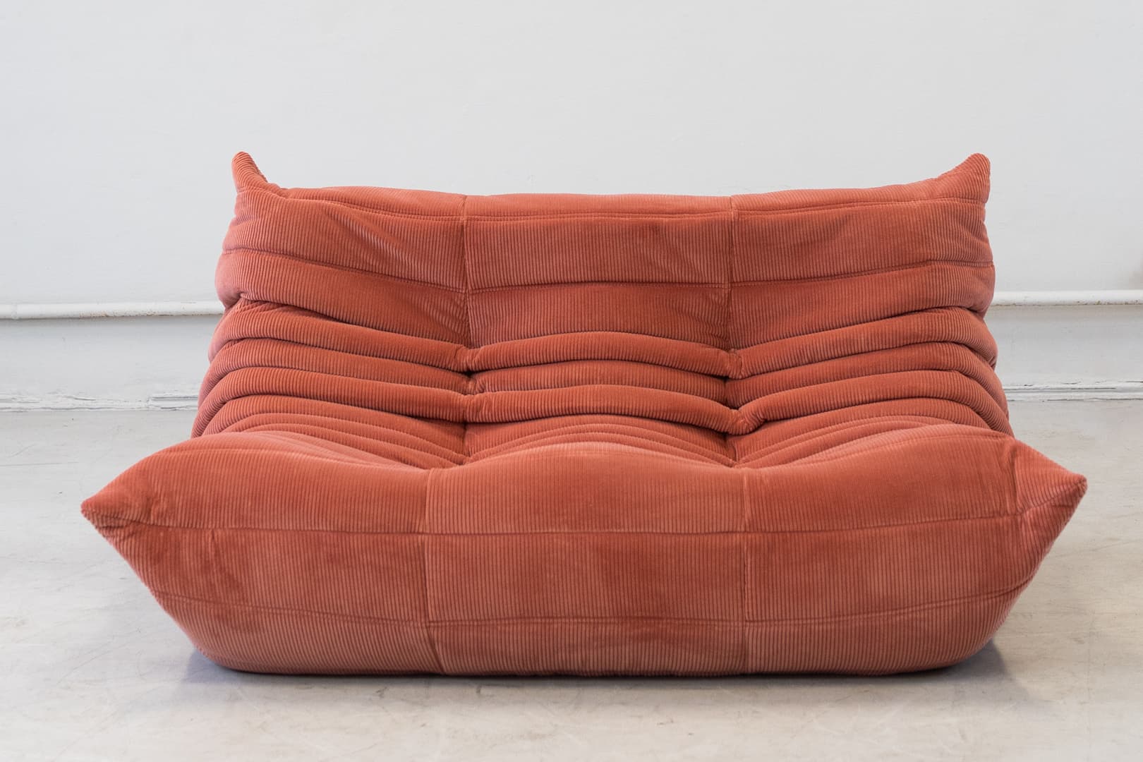 Sofa Togo dwuosobowa, cord coral - 166511