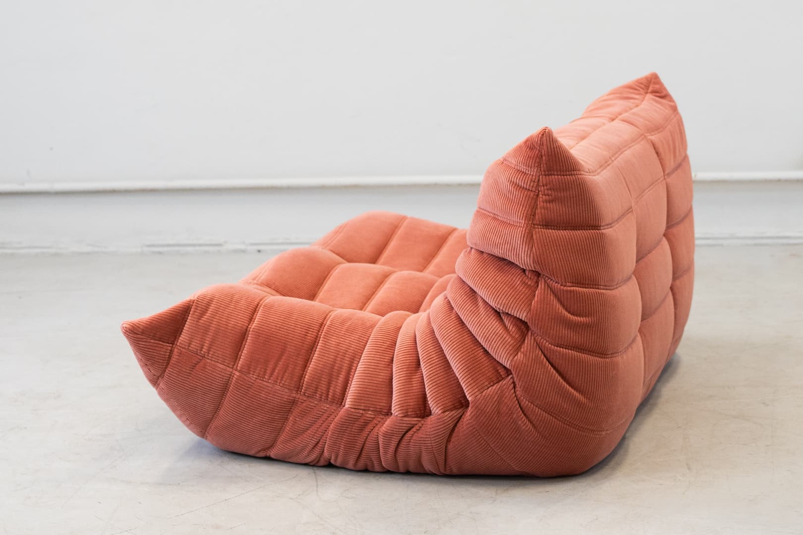 Sofa Togo dwuosobowa, cord coral - 166516