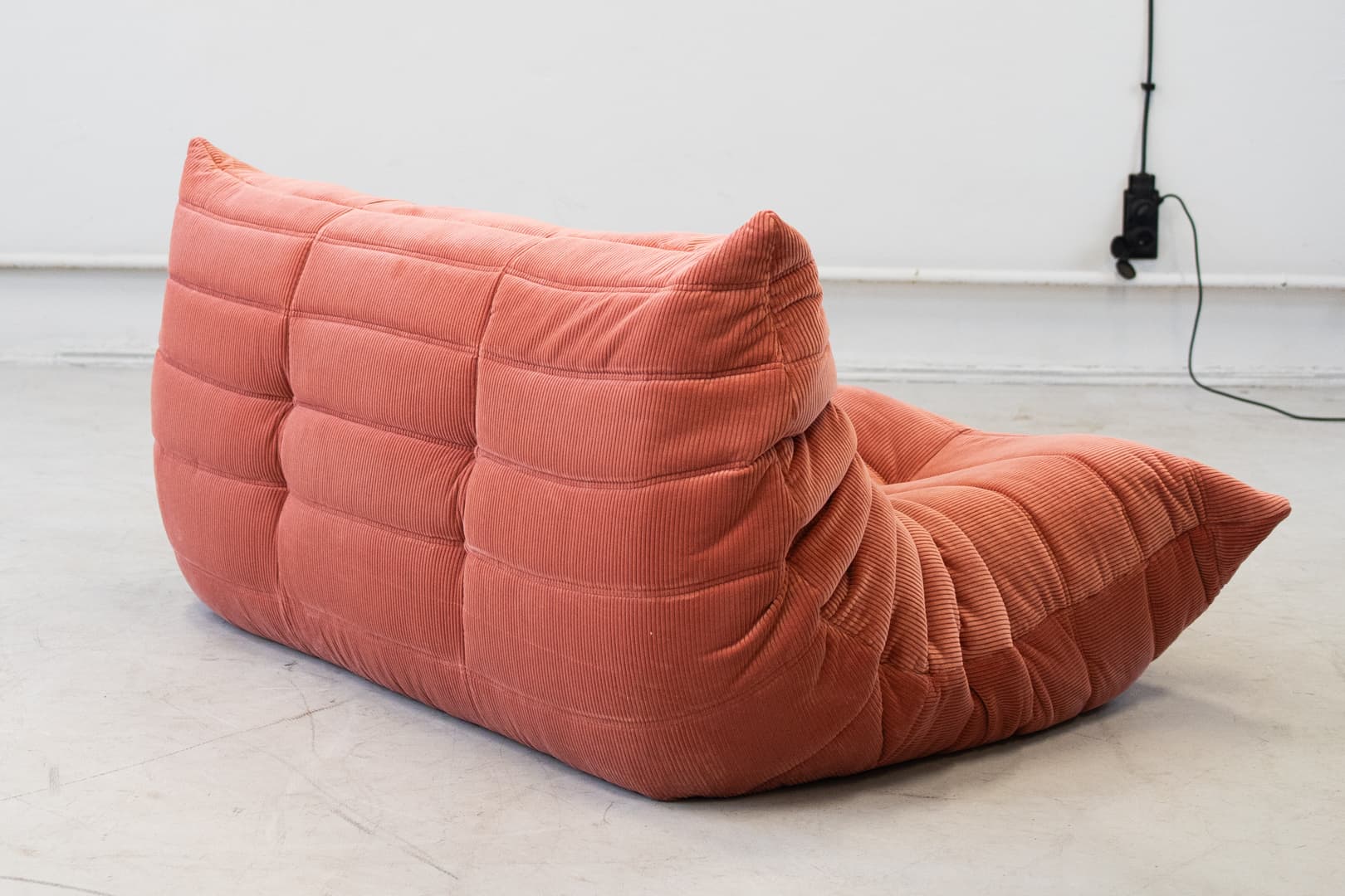 Sofa Togo dwuosobowa, cord coral - 166514