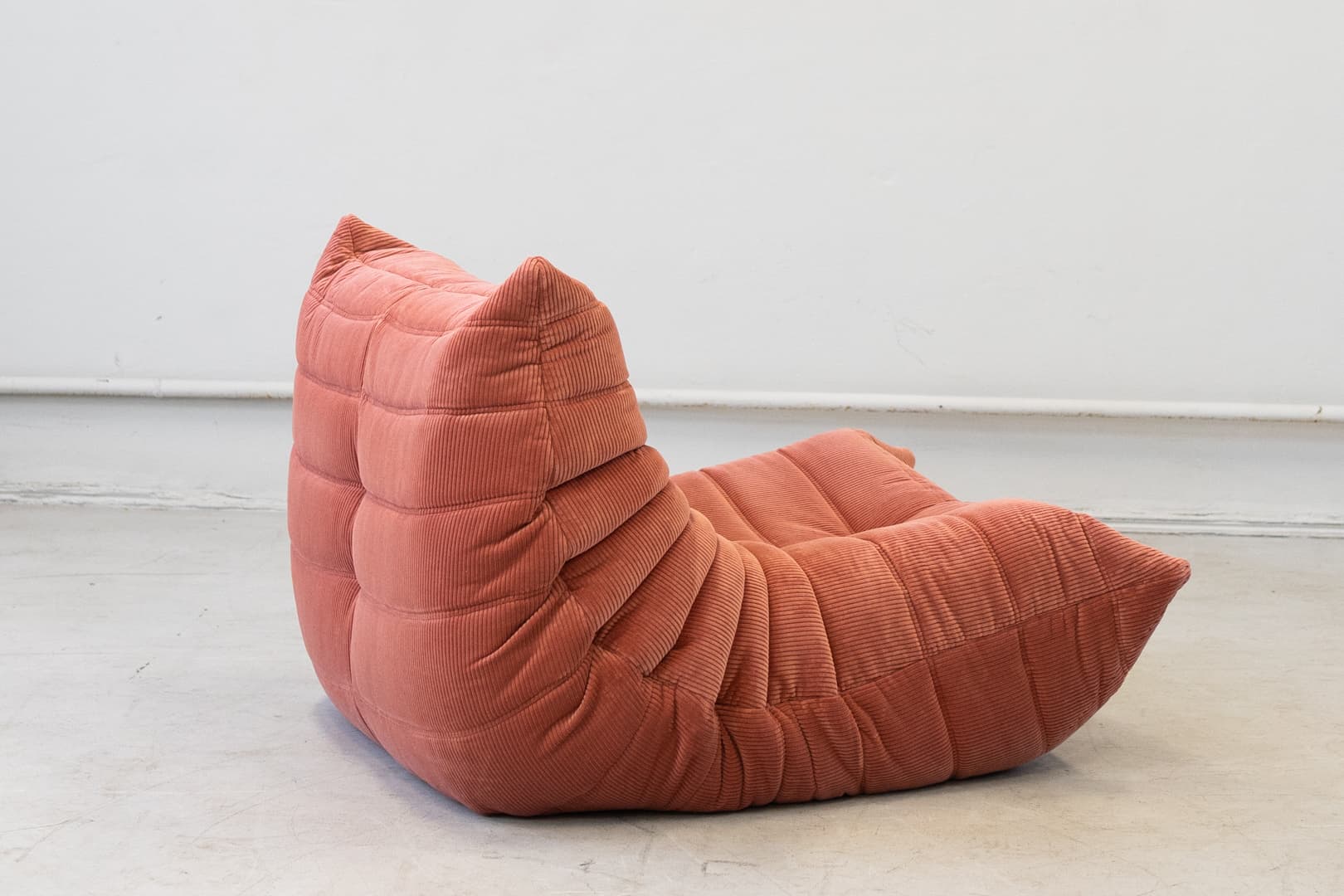 Fotel wypoczynkowy Togo z podnóżkiem, cord coral - 166794