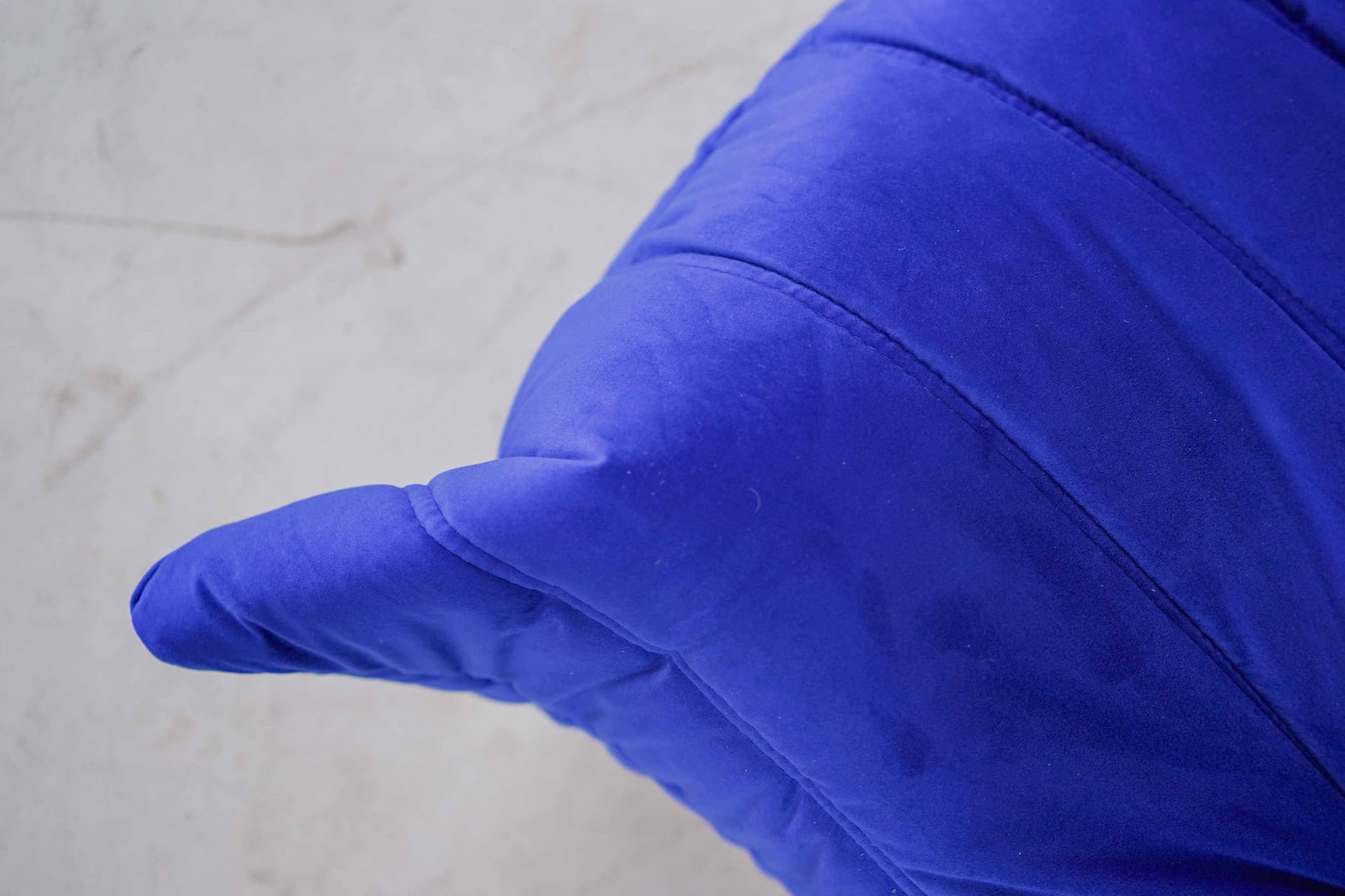 Fotel wypoczynkowy Togo z podnóżkiem, velvet kobalt - 166579