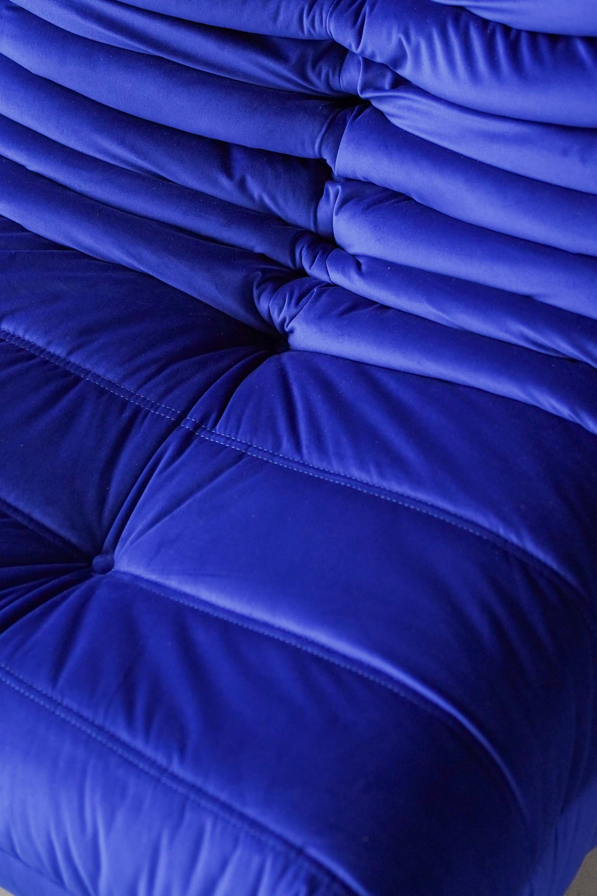 Fotel wypoczynkowy Togo z podnóżkiem, velvet kobalt - 166575