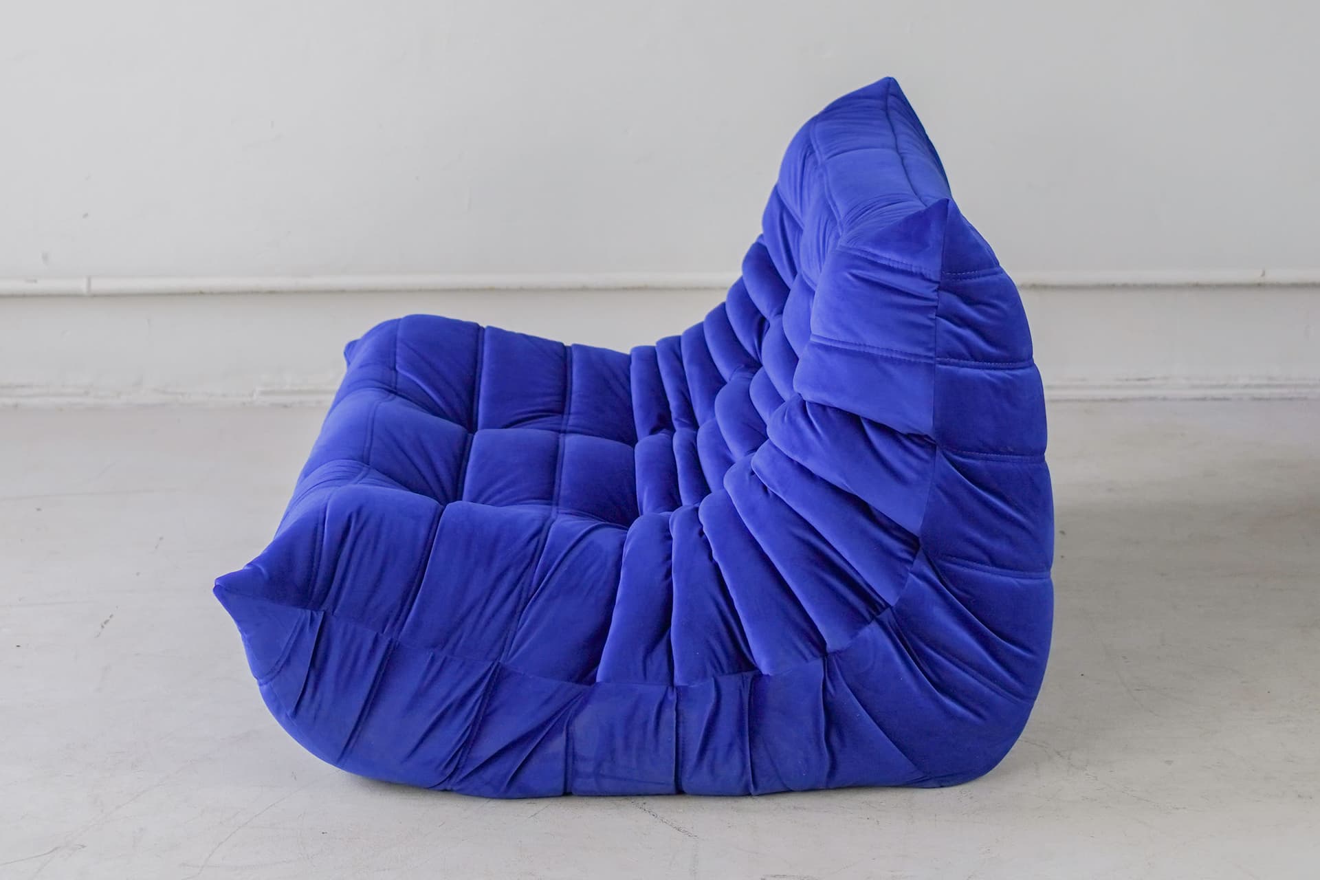 Sofa Togo dwuosobowa, velvet kobalt - 390895