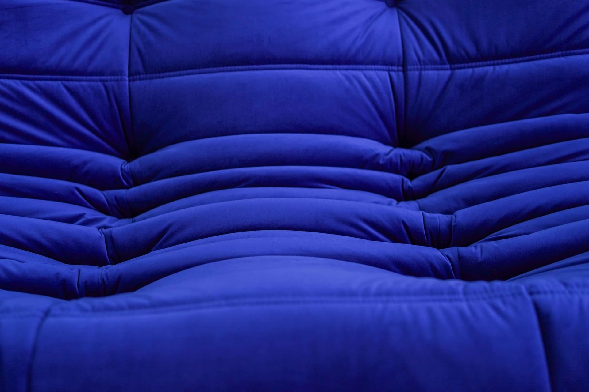 Sofa Togo dwuosobowa, velvet kobalt - 390898
