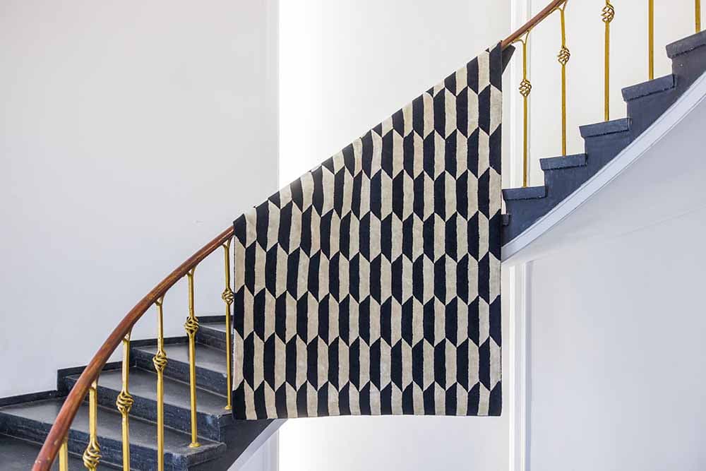 Dywan Noble Cream Black 240x340 cm, proj. M. Fornal, czarny, kość słoniowa, wełna, wiskoza, Carpets & More - 53471