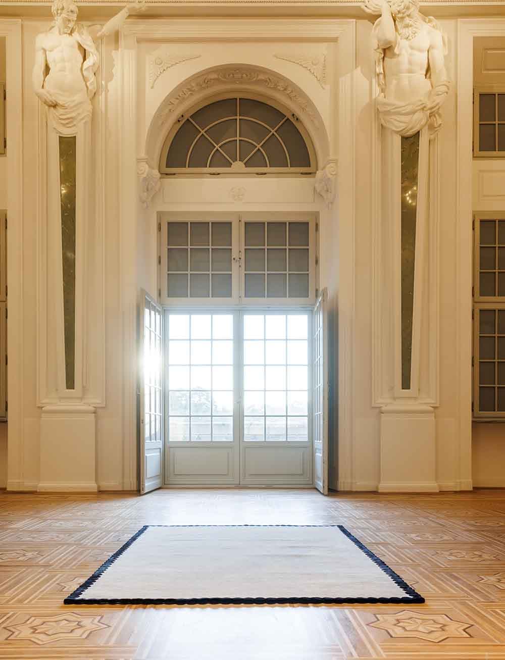 Dywan okrągły Laila beżowy, czarny, 200x200 cm, proj. M. Fornal, wełna, wiskoza, Carpets & More - 53264