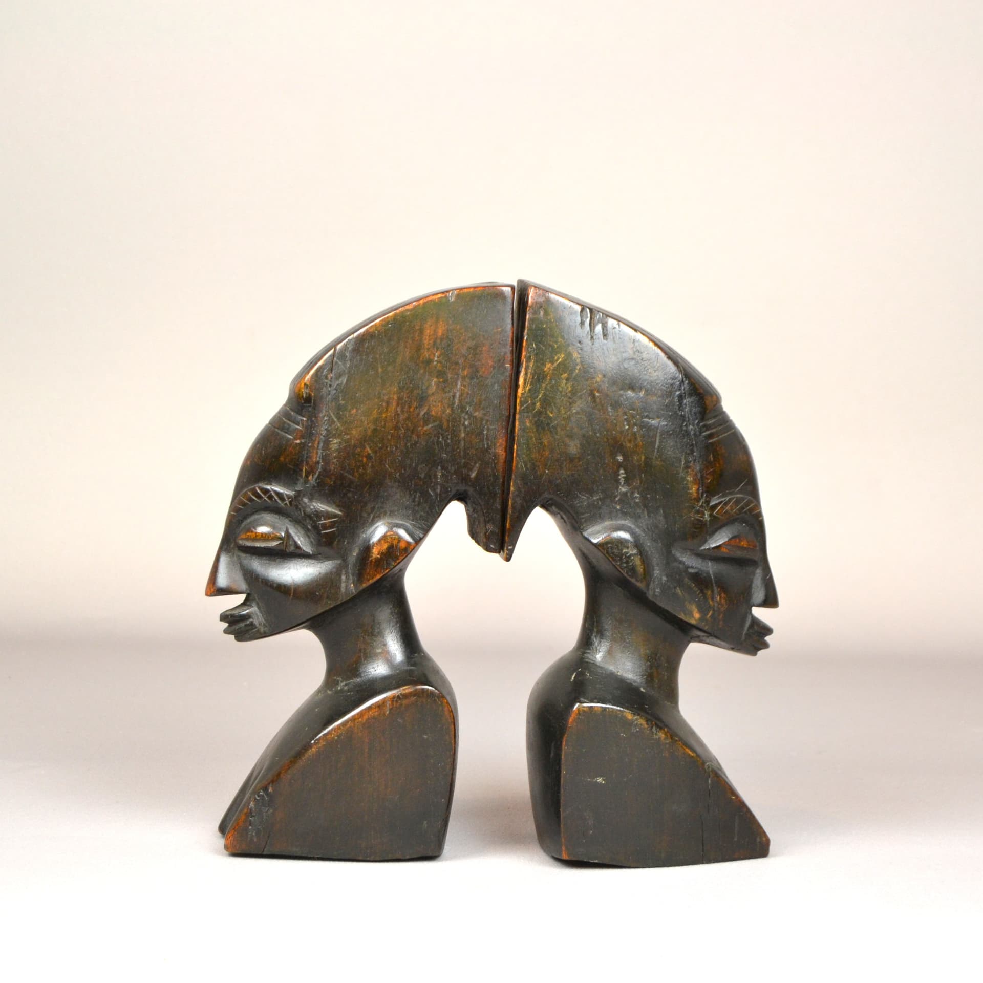 Para podpórek do książek Afrykanki, drewno brąz ciemny, Belgia, lata 80. - 56019