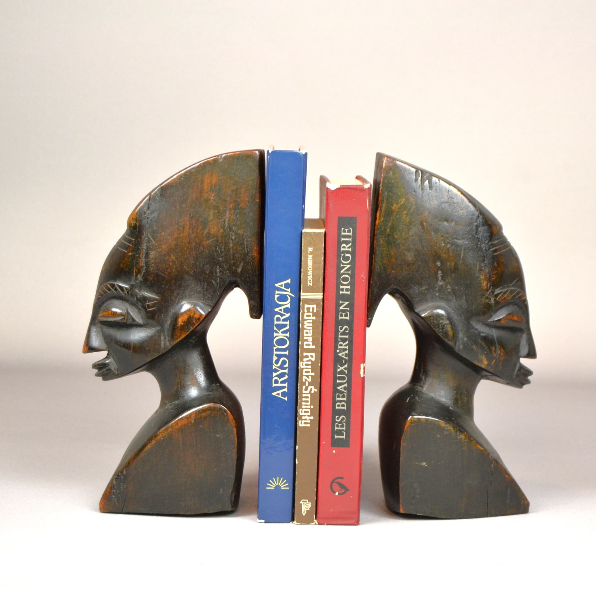 Para podpórek do książek Afrykanki, drewno brąz ciemny, Belgia, lata 80. - 56024