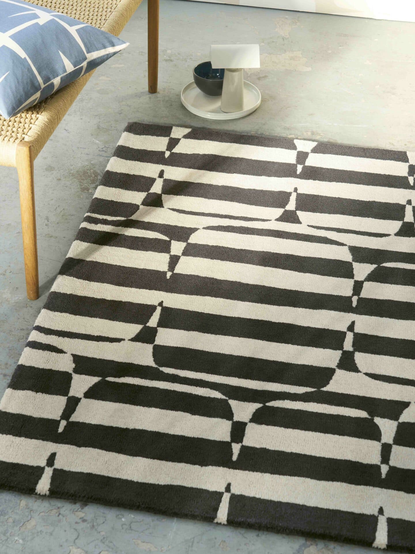 Rug LOHKO STRIPE CHARCOAL 200x280 cm, beige, black, wool, Scion Living - 56317