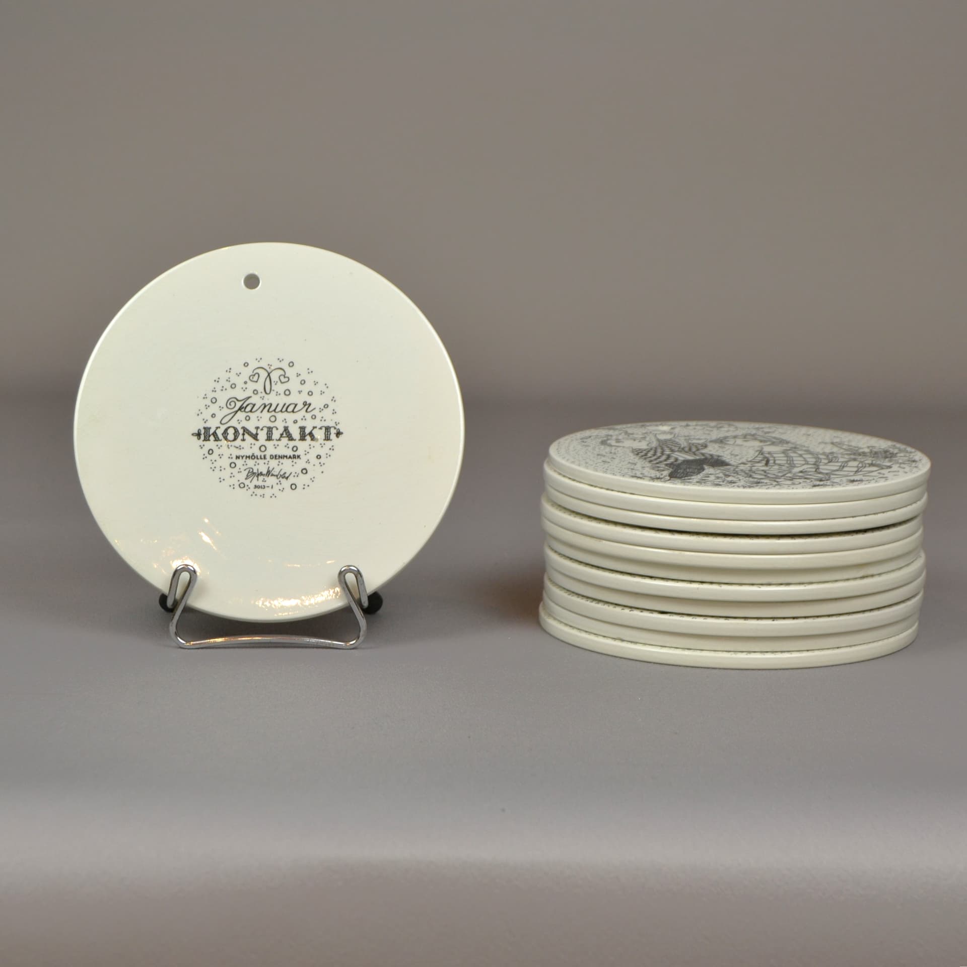 Komplet plakiet ceramicznych, biały, ceramika, proj. B. Wiinblad, Nymolle, Norwegia, lata 70. - 79122