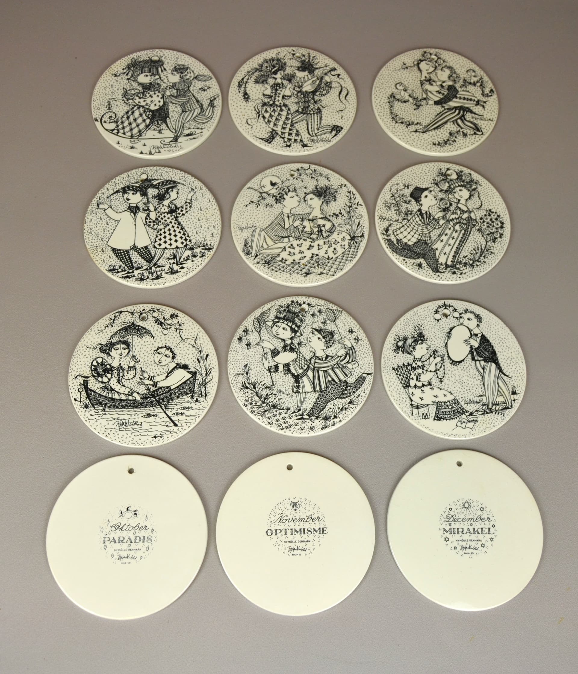 Komplet plakiet ceramicznych, biały, ceramika, proj. B. Wiinblad, Nymolle, Norwegia, lata 70. - 79116