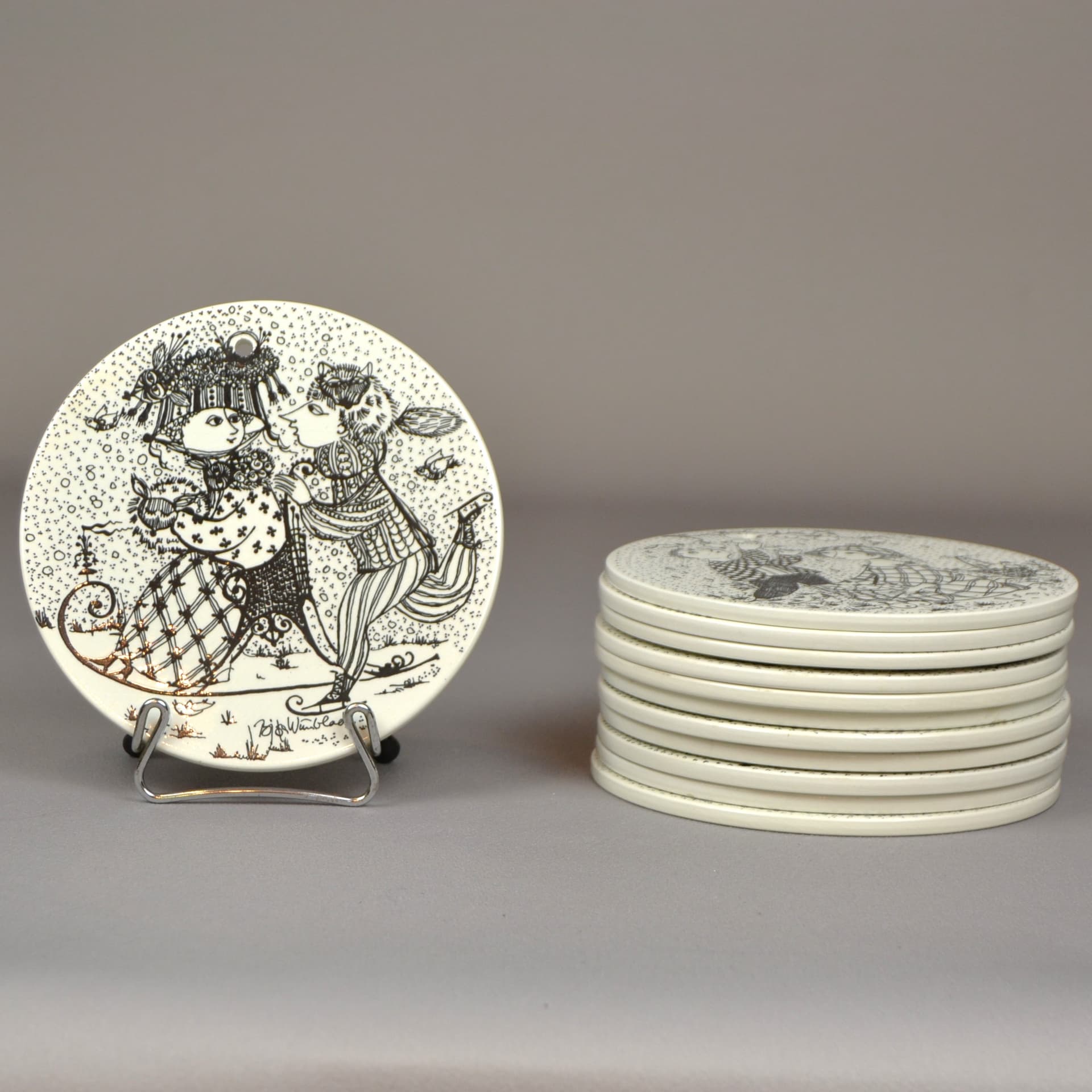 Komplet plakiet ceramicznych, biały, ceramika, proj. B. Wiinblad, Nymolle, Norwegia, lata 70. - 79118