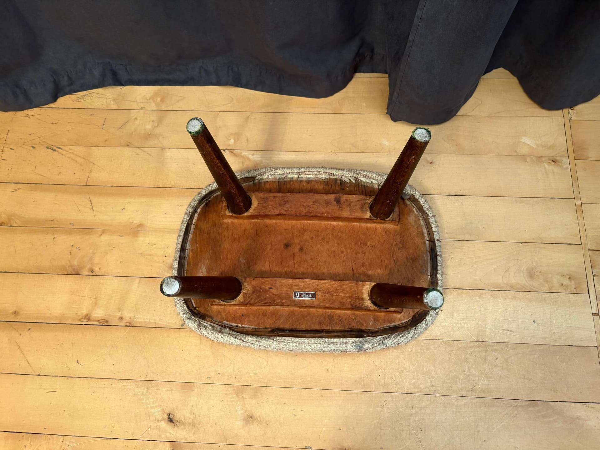 Podnóżek, beżowa tkanina, drewno brązowy, Casala, Niemcy, lata 50. - 79748