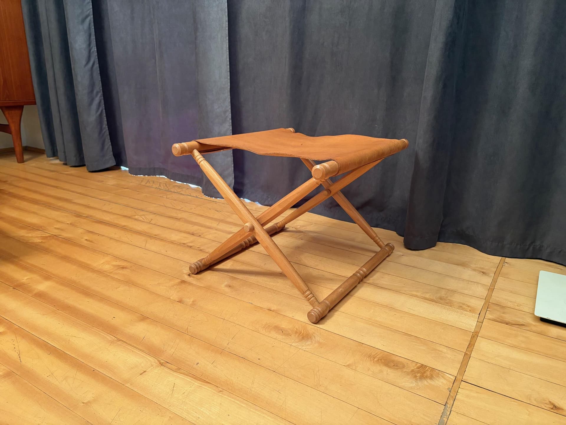 Stołek składany safari, skóra brązowa, buk, lata 80. - 79723