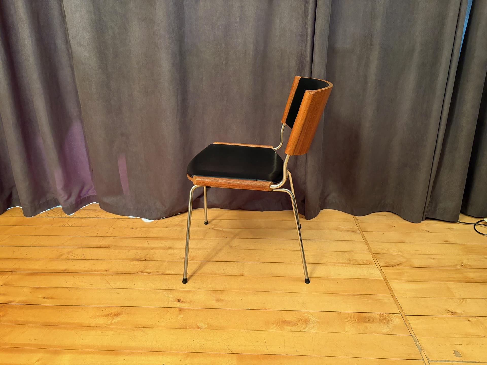 Krzesło Badminton ND 150, skaj czarny, orzech, proj. N. Ditzel, Kolds Savvaerk, Dania, lata 60. - 79700