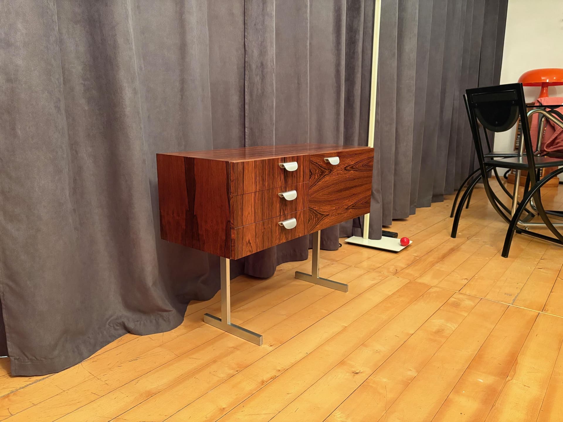 Szafka, palisander brązowy, metal, lata 60. - 79686