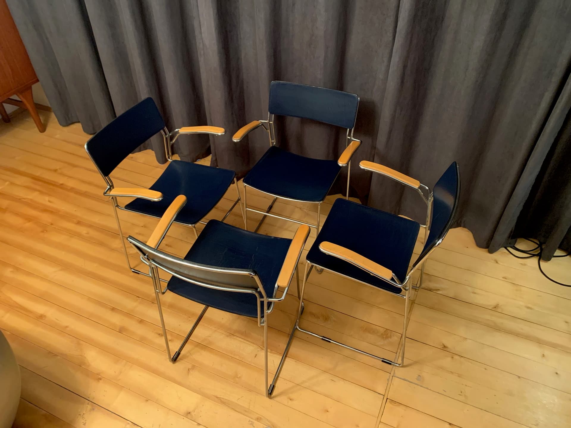 Zestaw czterech krzeseł Sultana, skóra naturalna granatowa, buk, stal chromowana, Arrben, Włochy, lata 70. - 59249