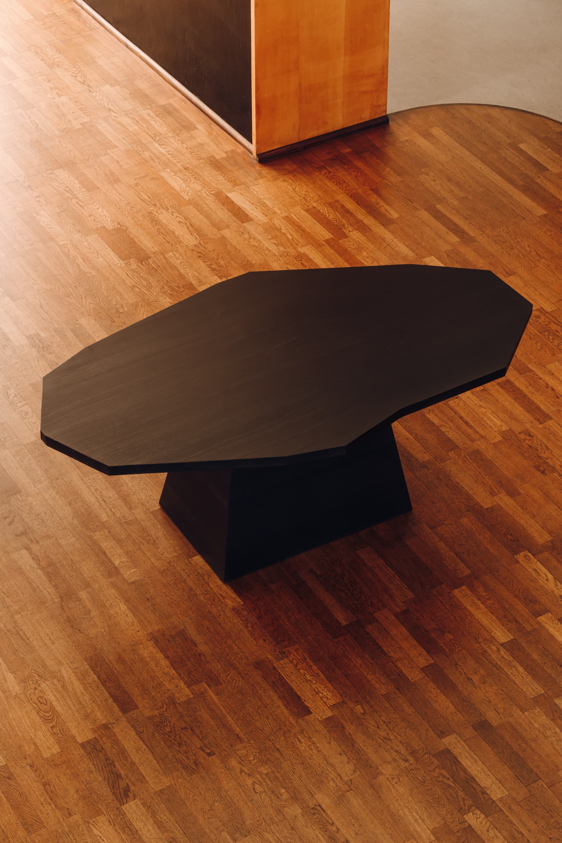 Table 160/180x90/100x76 cm black oak, no designer info, no brand - 62075
