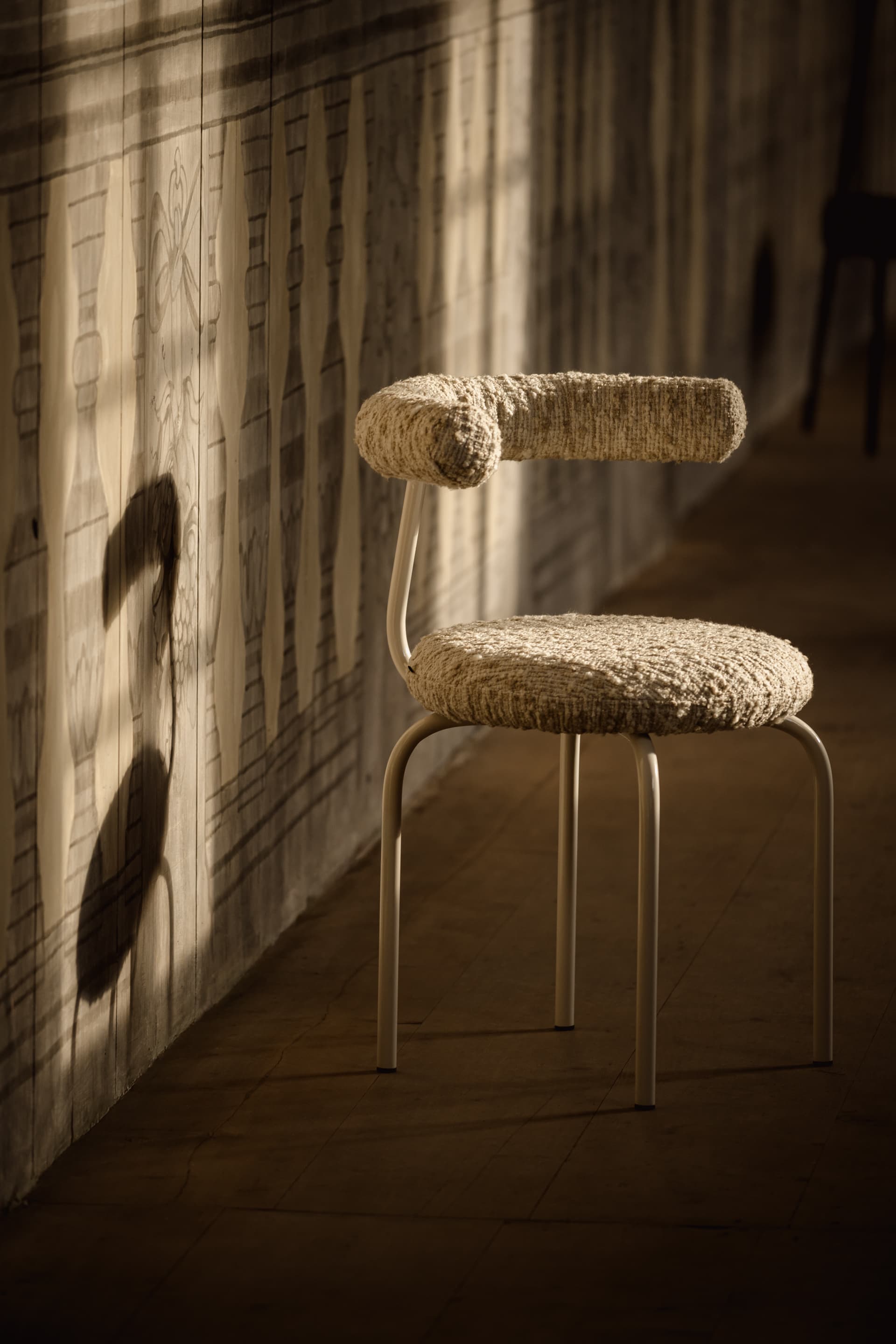 Krzesło stalowe z tapicerką bouclé Object114, NG Design - 61232