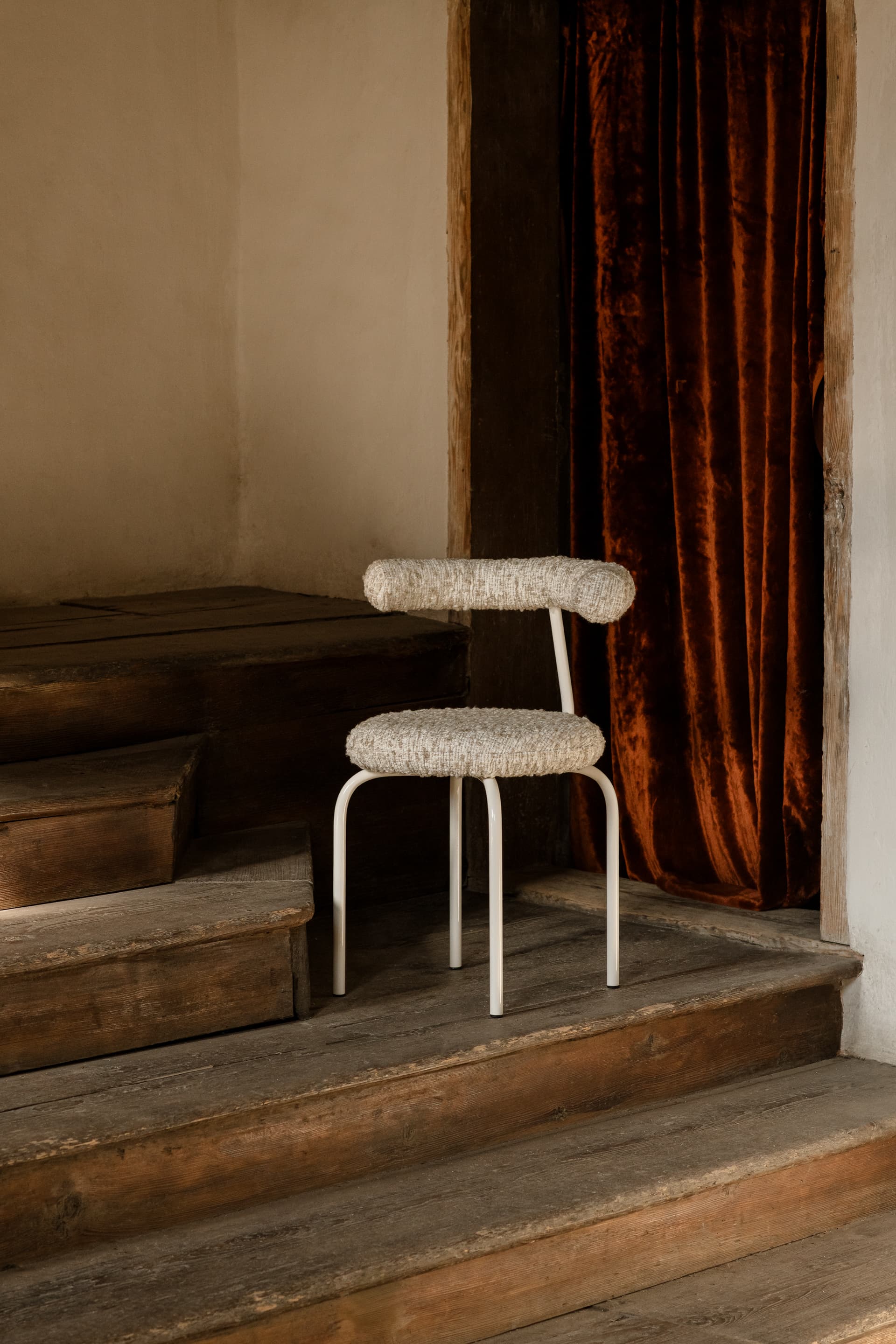 Krzesło stalowe z tapicerką bouclé Object114, NG Design - 61233