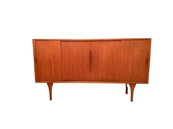 Highboard, teak dąb, proj. H. Kjaernulf, Bruno Hansen, Dania, lata 60.