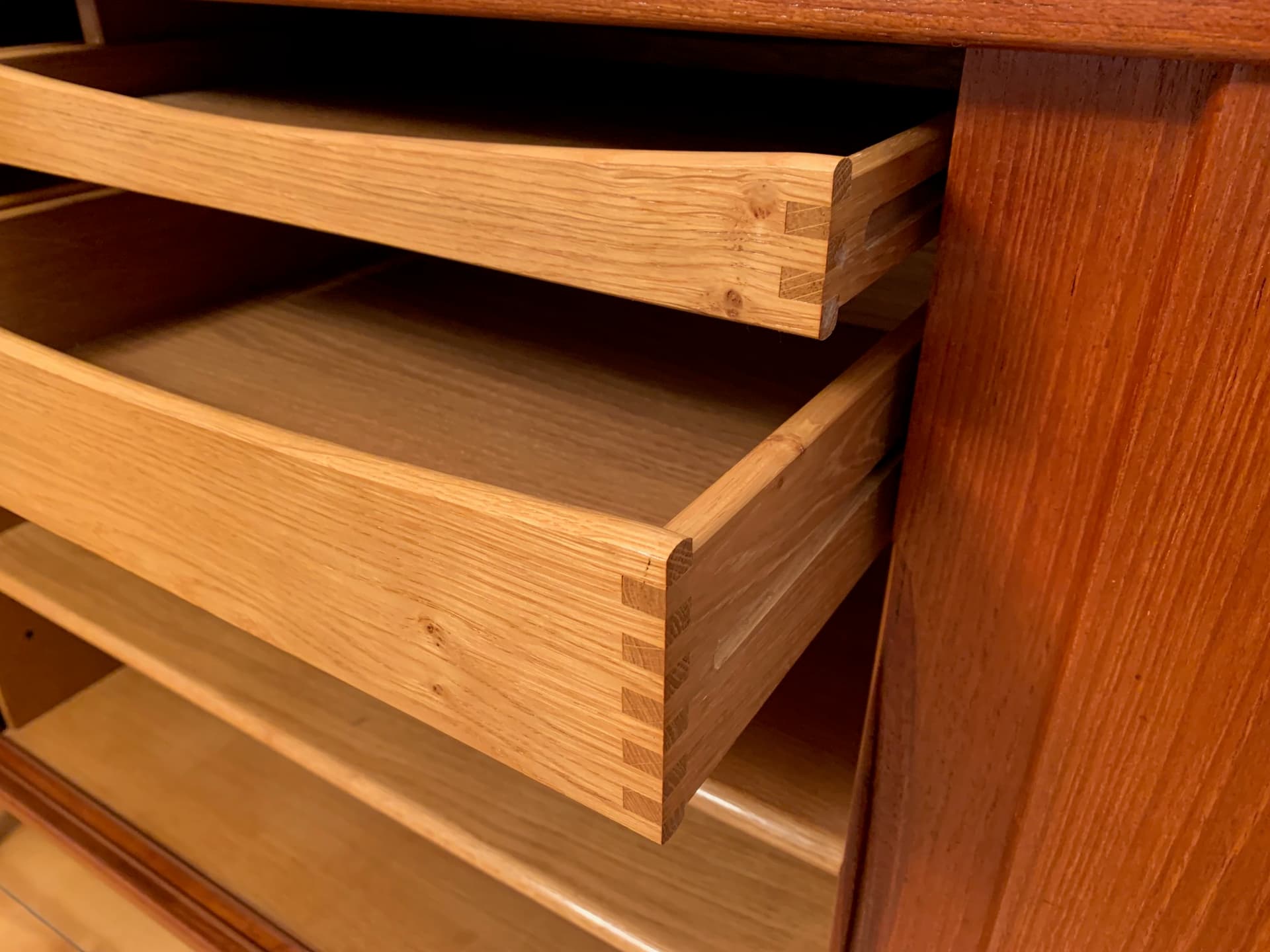 Highboard, teak dąb, proj. H. Kjaernulf, Bruno Hansen, Dania, lata 60. - 59711