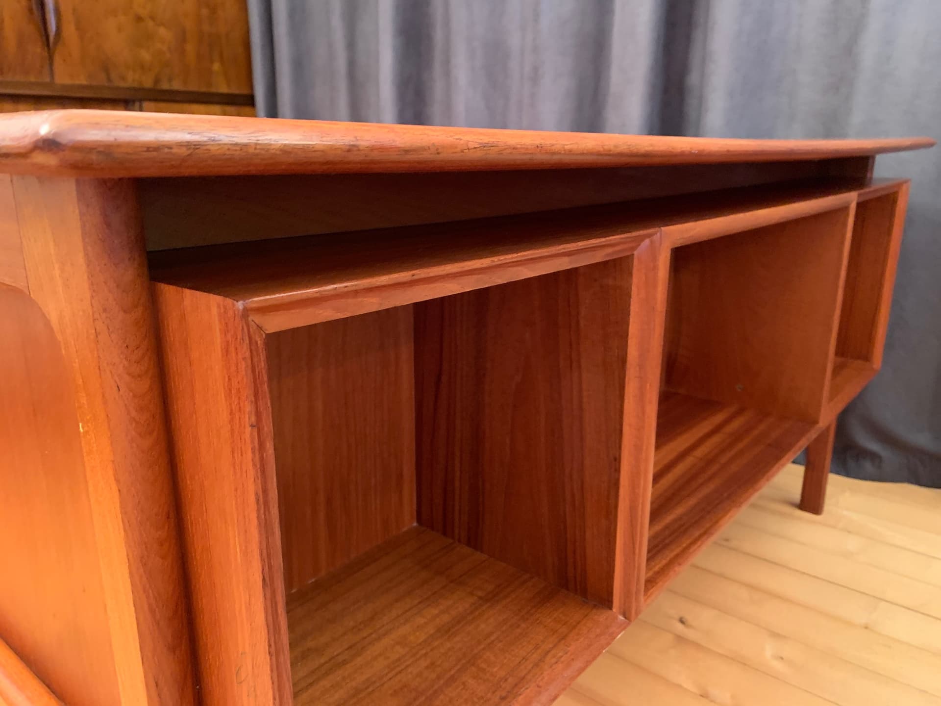 Biurko dwustronne, teak brązowy, proj. A. Vodder, Brouer Møbelfabrik, Dania, lata 60. - 59741