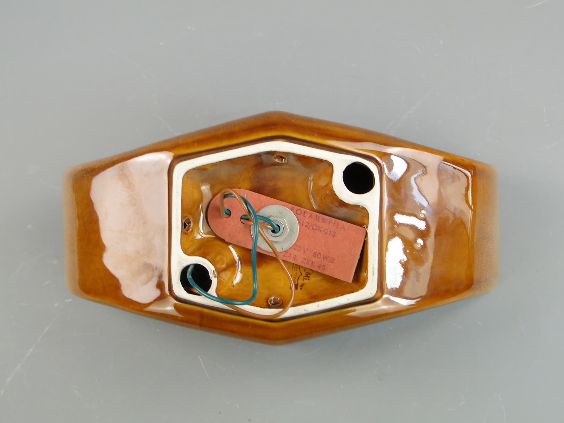 Kinkiet, ceramika brązowy, proj. A. Sadulski, Polska, lata 70. - 59769