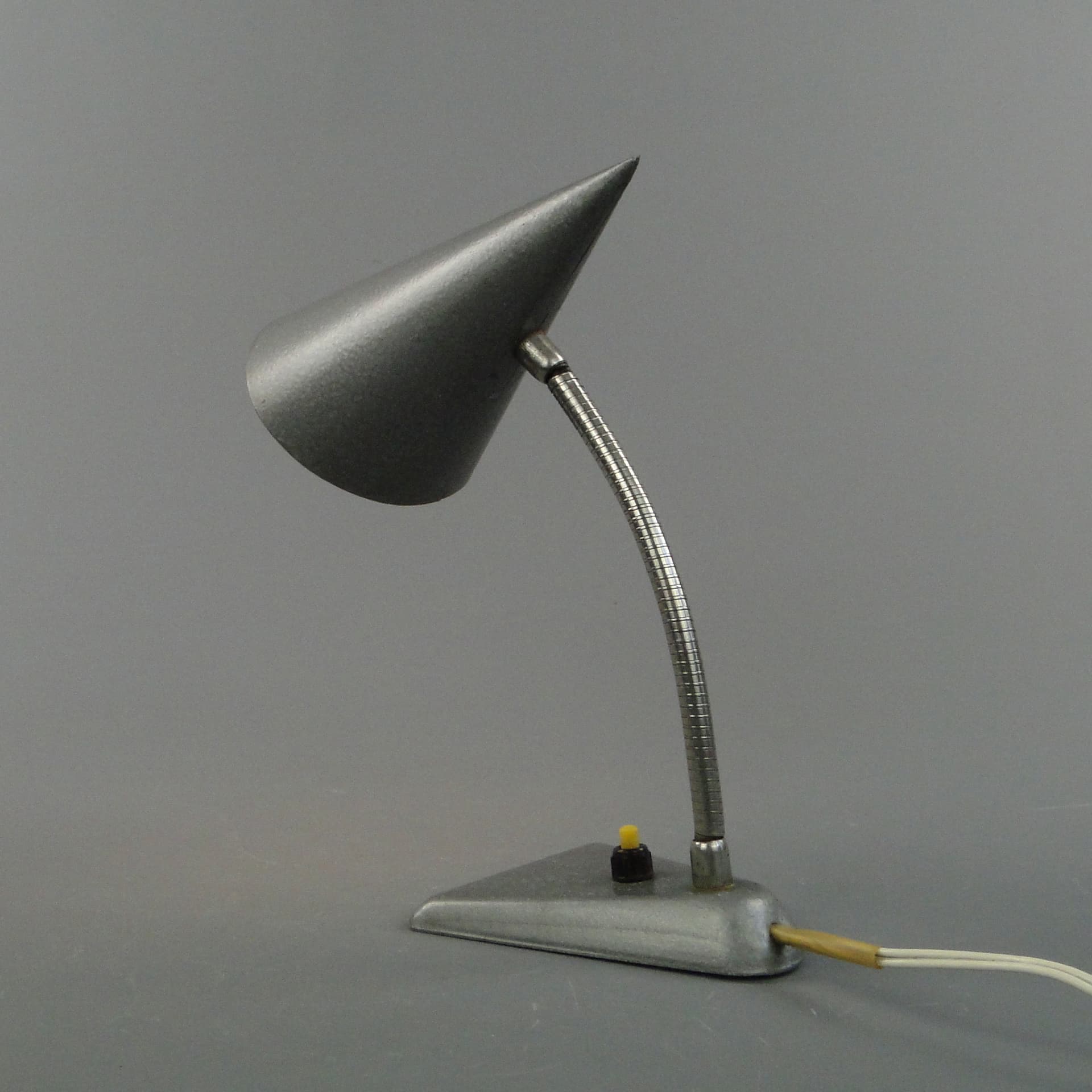 Lampa stołowa Rożek, szary, metal, Zakłady Sprzętu Oświetleniowego Zaos, Polska, lata 60. - 60064