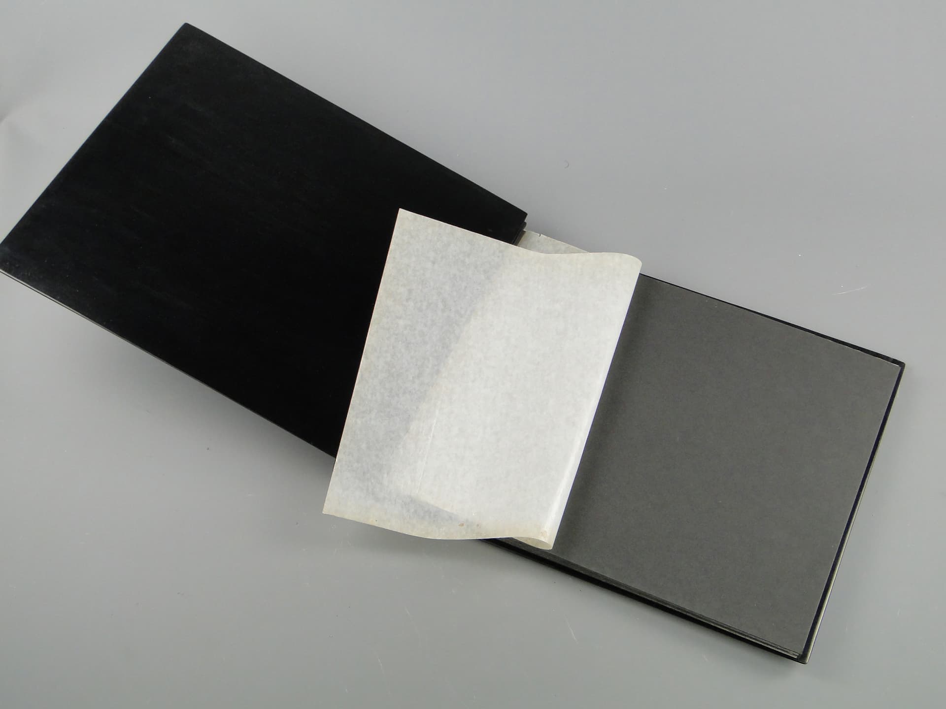 Album na zdjęcia orientalny, lakier czarny, drewno, Wietnam, lata 50. - 60096