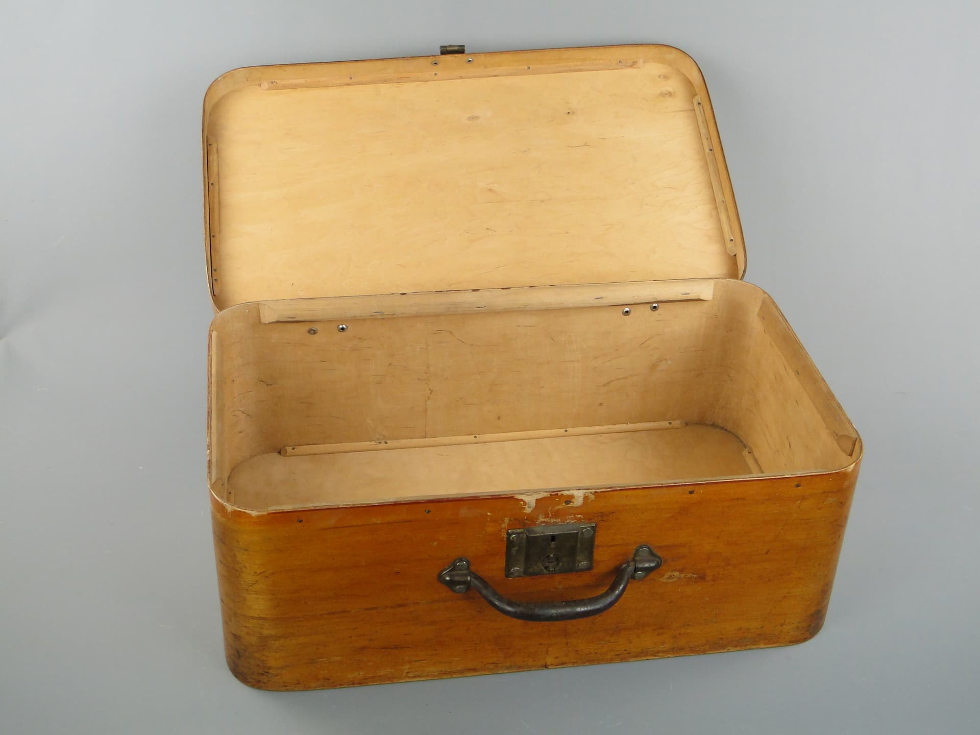 Kufer podróżny, brązowy, sklejka, Austria, początek XX w. - 60214