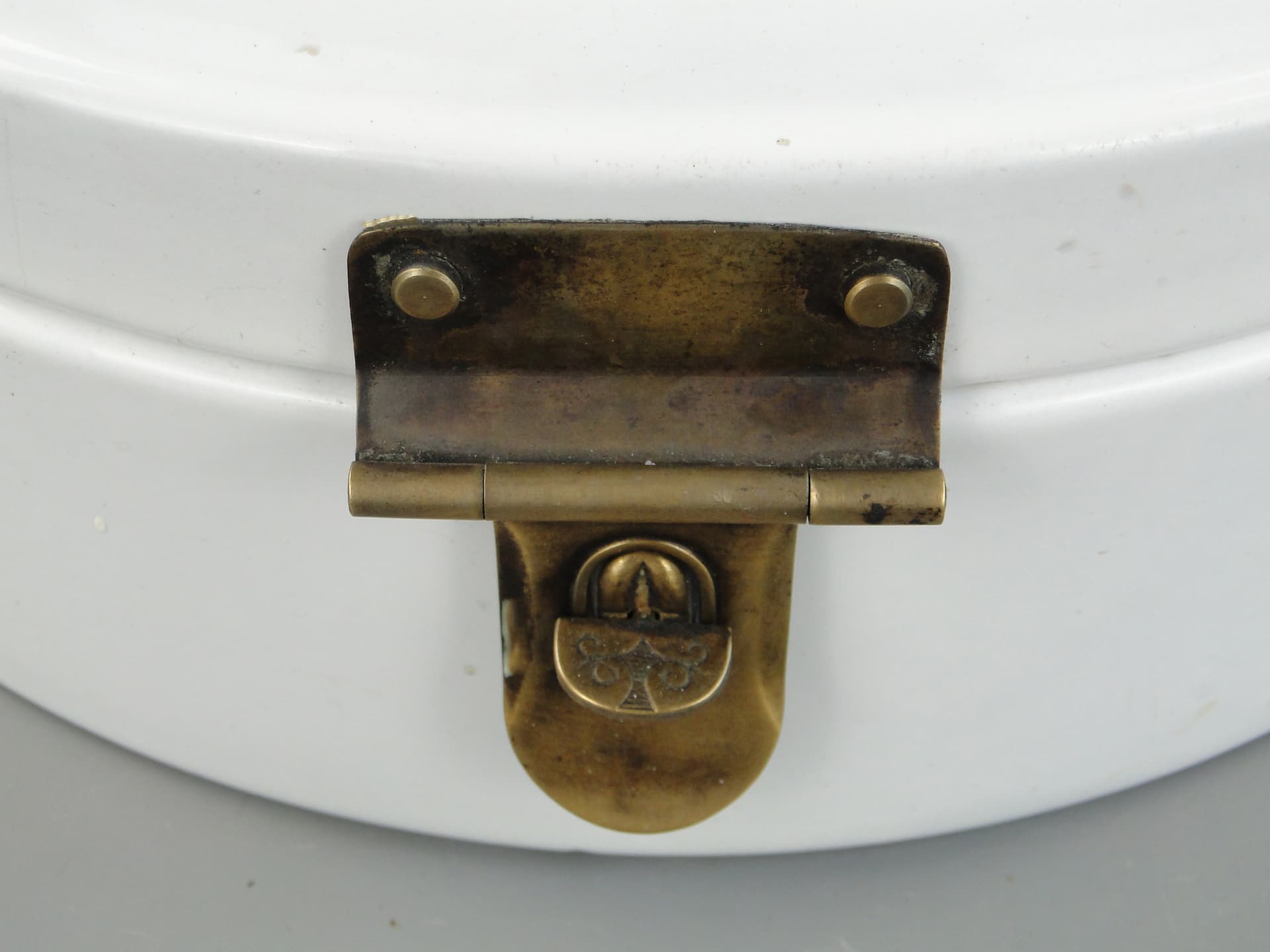 Cylindrical bread box, white enamelled metal, Poland, 1930s. - 60220