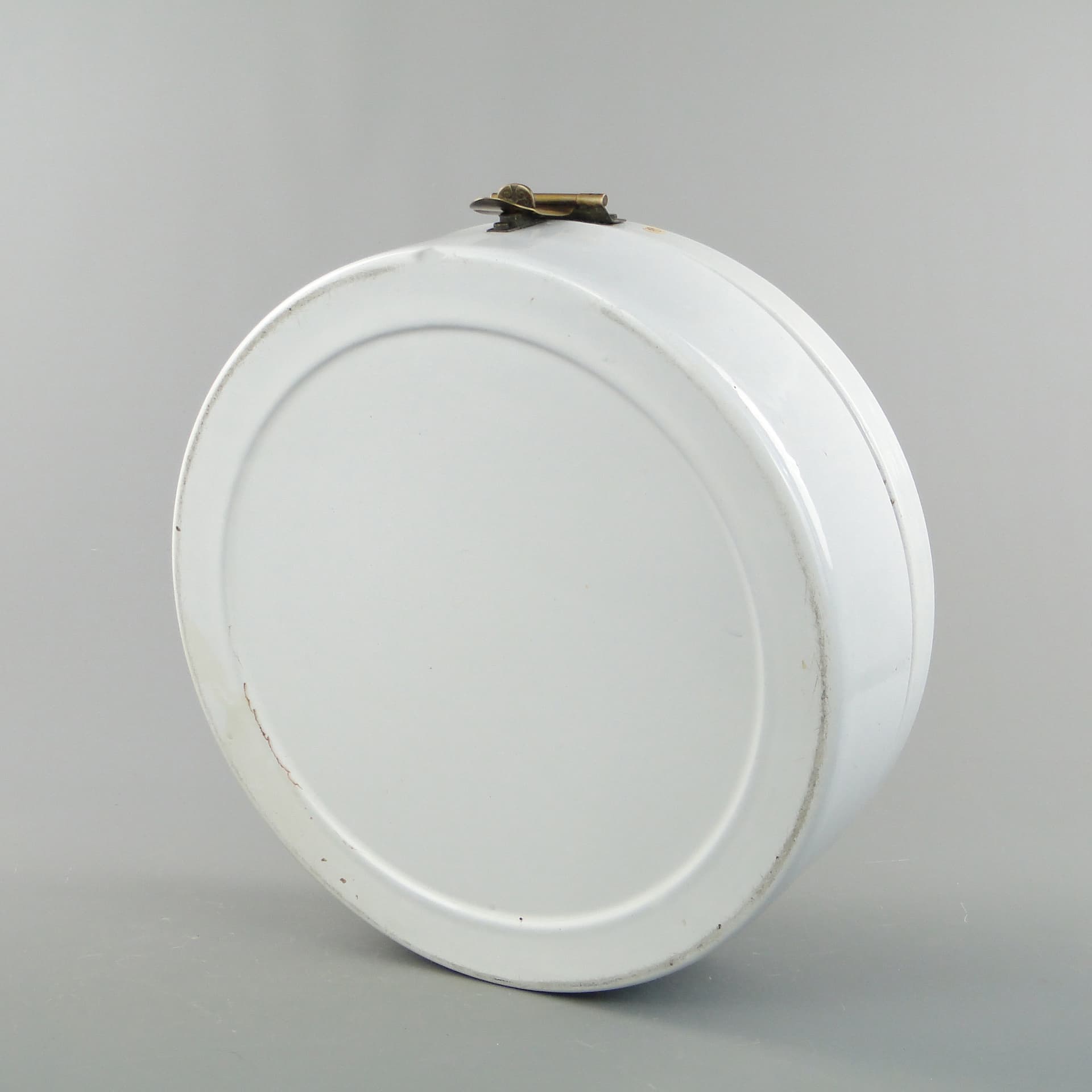 Cylindrical bread box, white enamelled metal, Poland, 1930s. - 60226