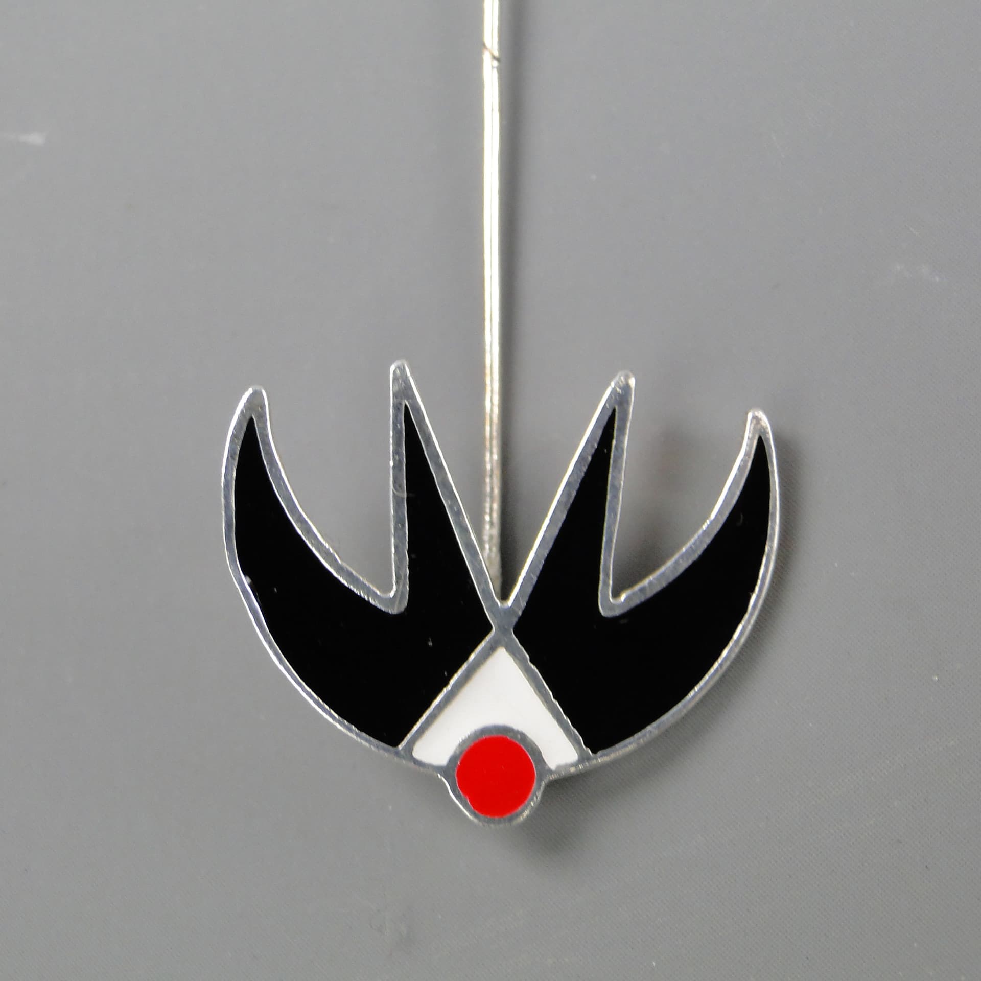 Wpinka Pierwsza Jaskółka, multikolor, metal, proj. J. Treutler, Polska, lata 50. - 60333