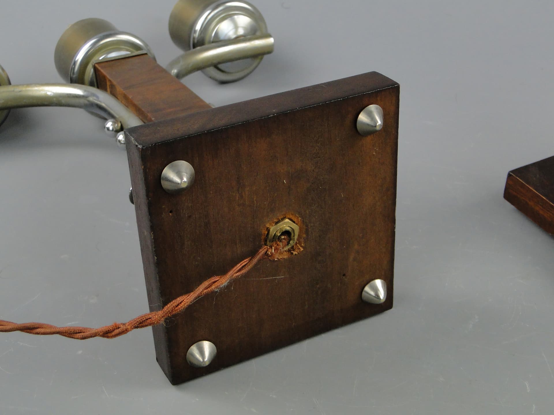 Para lamp stołowych Art déco, orzech brązowy ciemny, mosiądz niklowany, Belgia, lata 30. - 60367