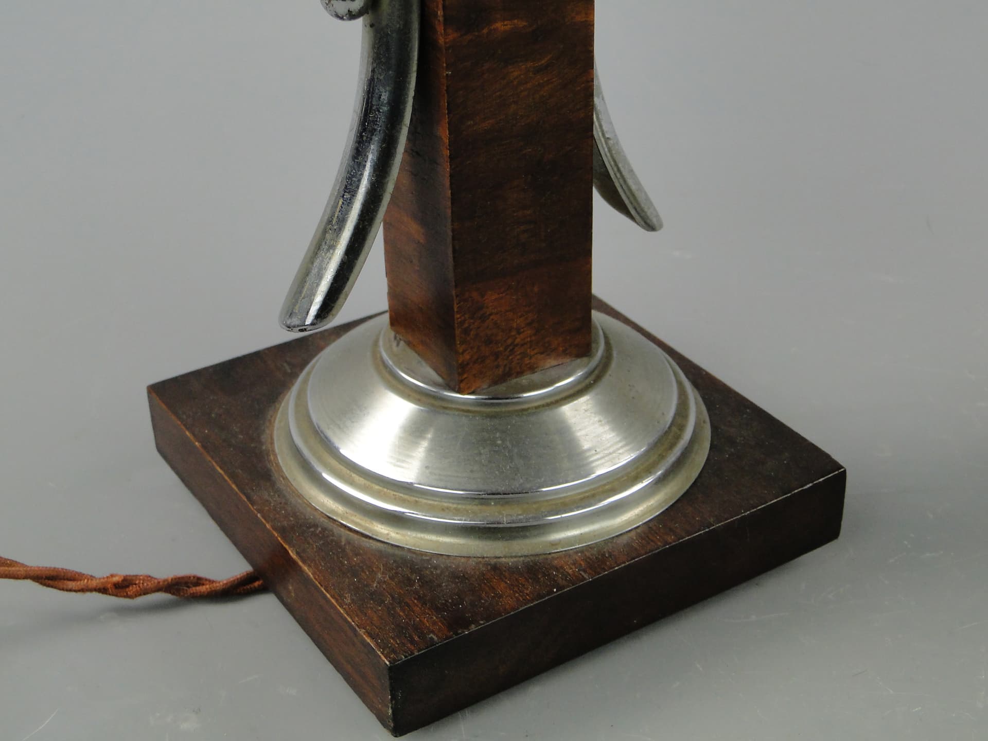 Para lamp stołowych Art déco, orzech brązowy ciemny, mosiądz niklowany, Belgia, lata 30. - 60366