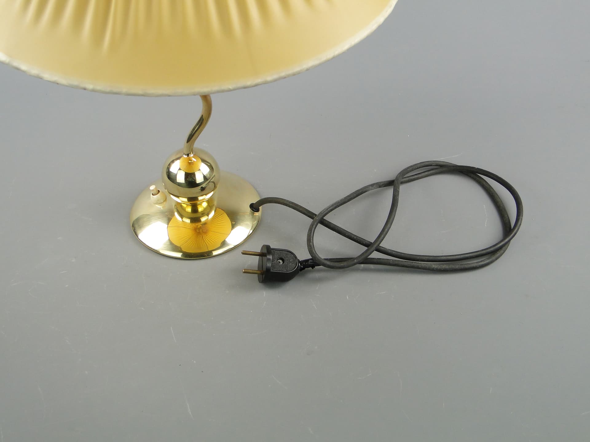 Table Lamp Art Deco, beige shade, brass, France, 1940s. - 60394