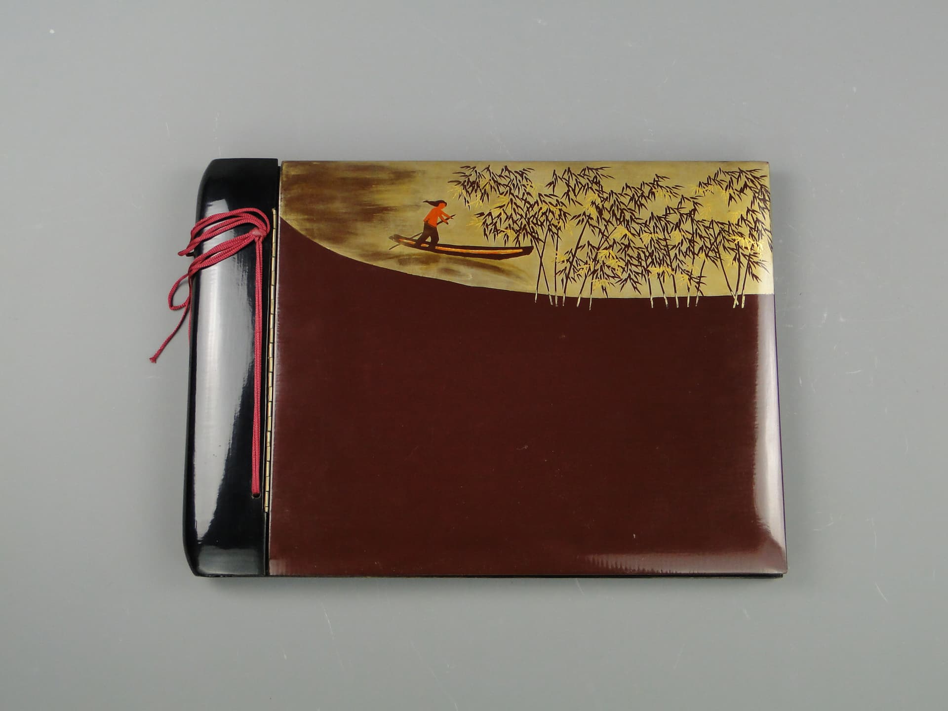 Photo album, black, wood lacquer, Vietnam, 1950s. - 60630