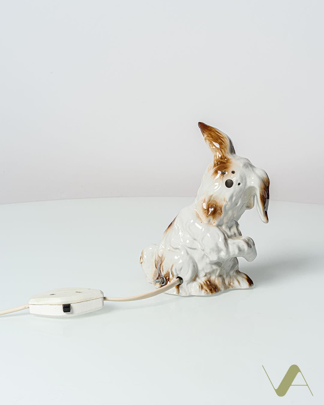 Table lamp, ivory white porcelain, Germany, 1970s. - 61013