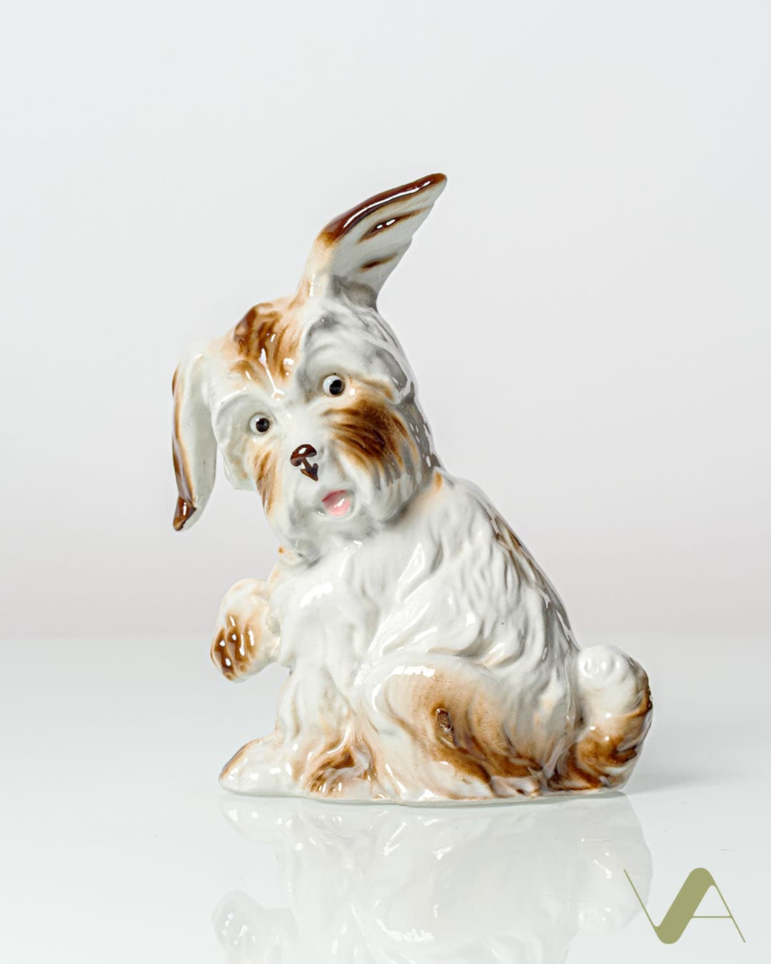 Table lamp, ivory white porcelain, Germany, 1970s. - 61011