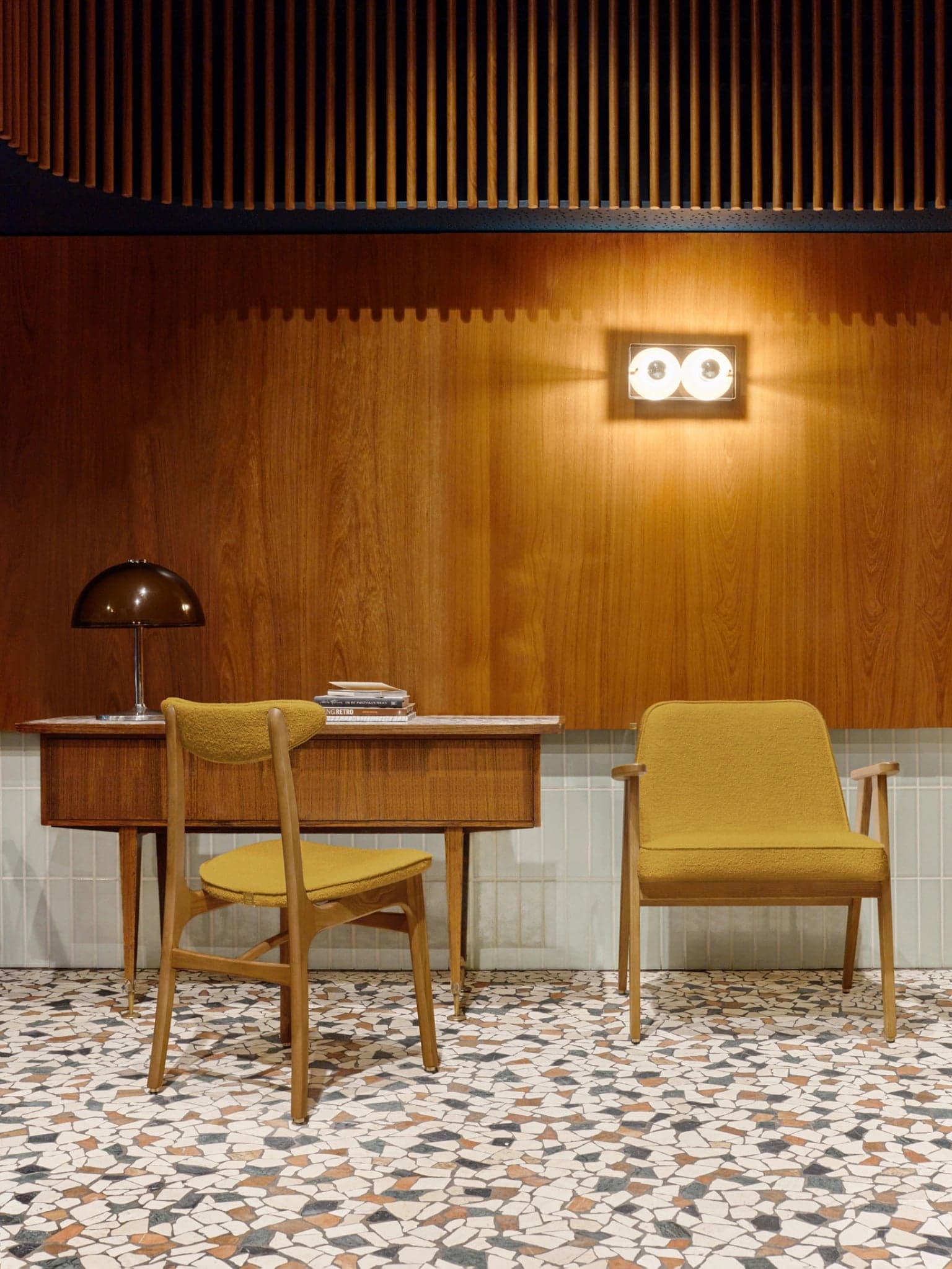 Krzesło 200-190 Shine Velvet Mustard, velvet musztardowy, jesion 03 Dark, proj. R. Hałas, 366 Concept - 63653