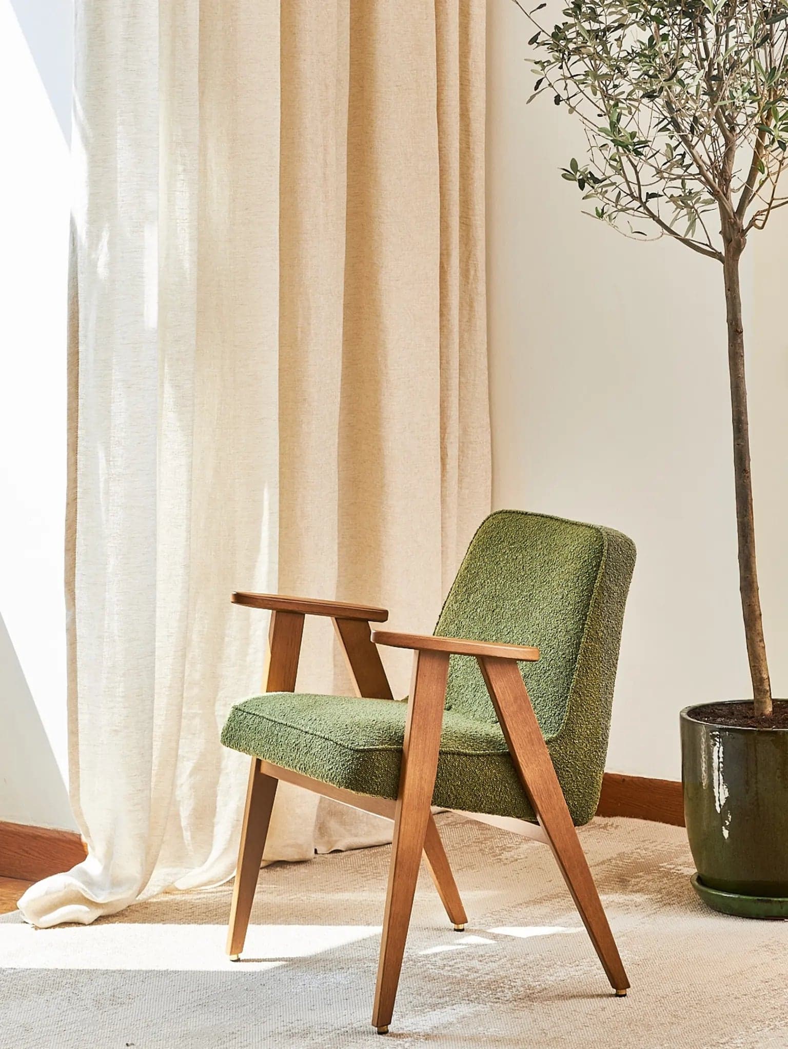 Fotel 366, Boucle Beige, dąb 03 Dark, proj. J. Chierowski, 366 Concept - 63830