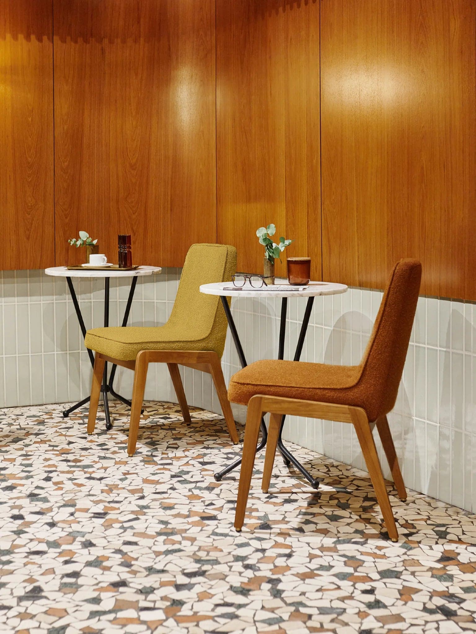 Krzesło 200-125 VAR, Shine Velvet Mustard, jesion 03 Dark, proj. J. Chierowski, 366 Concept - 64743