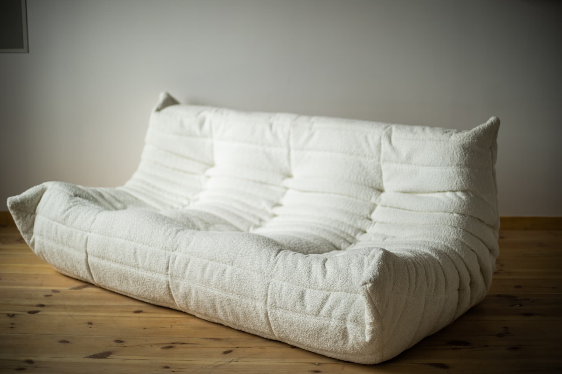 Sofa Togo trzyosobowa, boucle biały - 390806