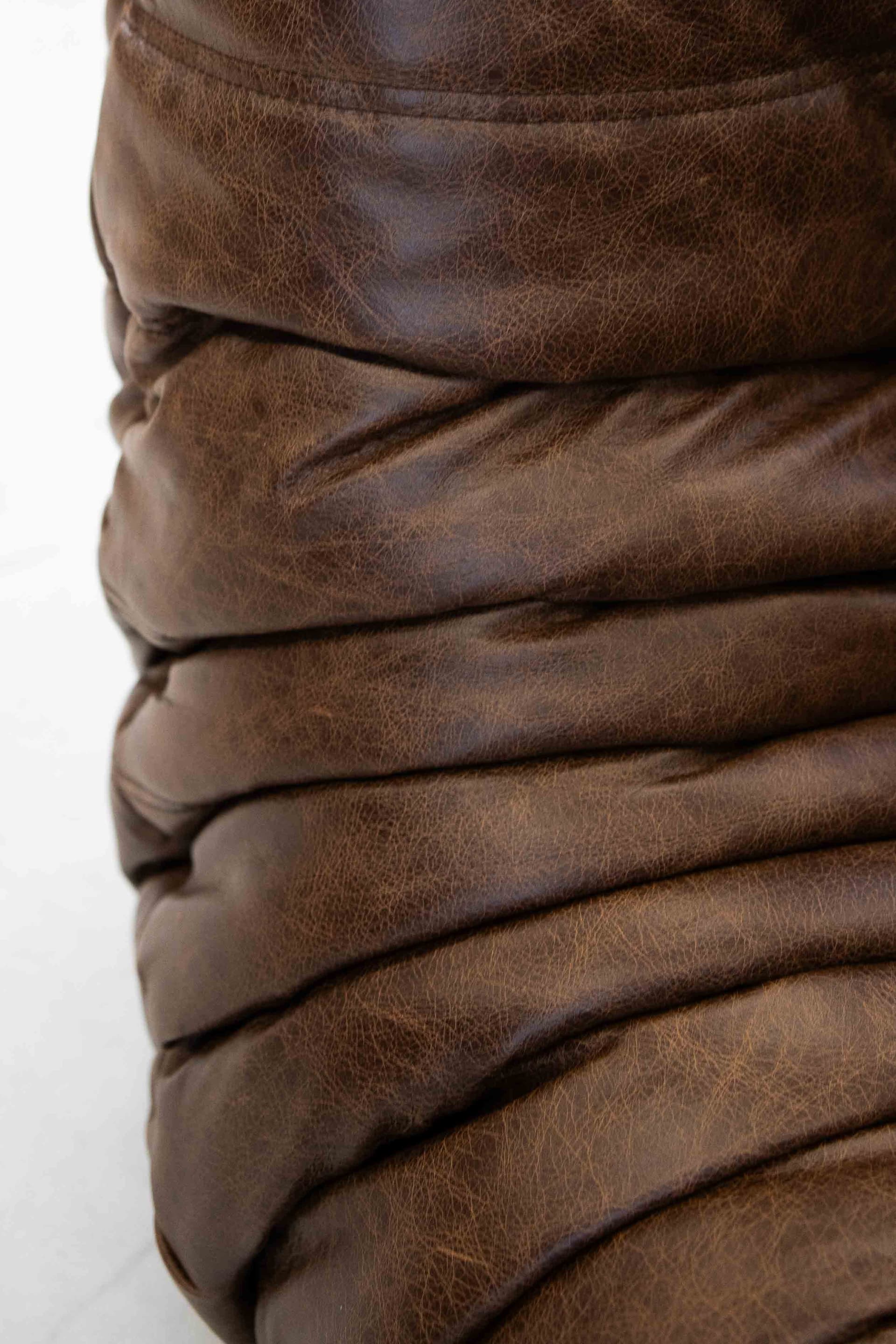Sofa Togo z podłokietnikami, skóra brązowa kasztanowa - 298951