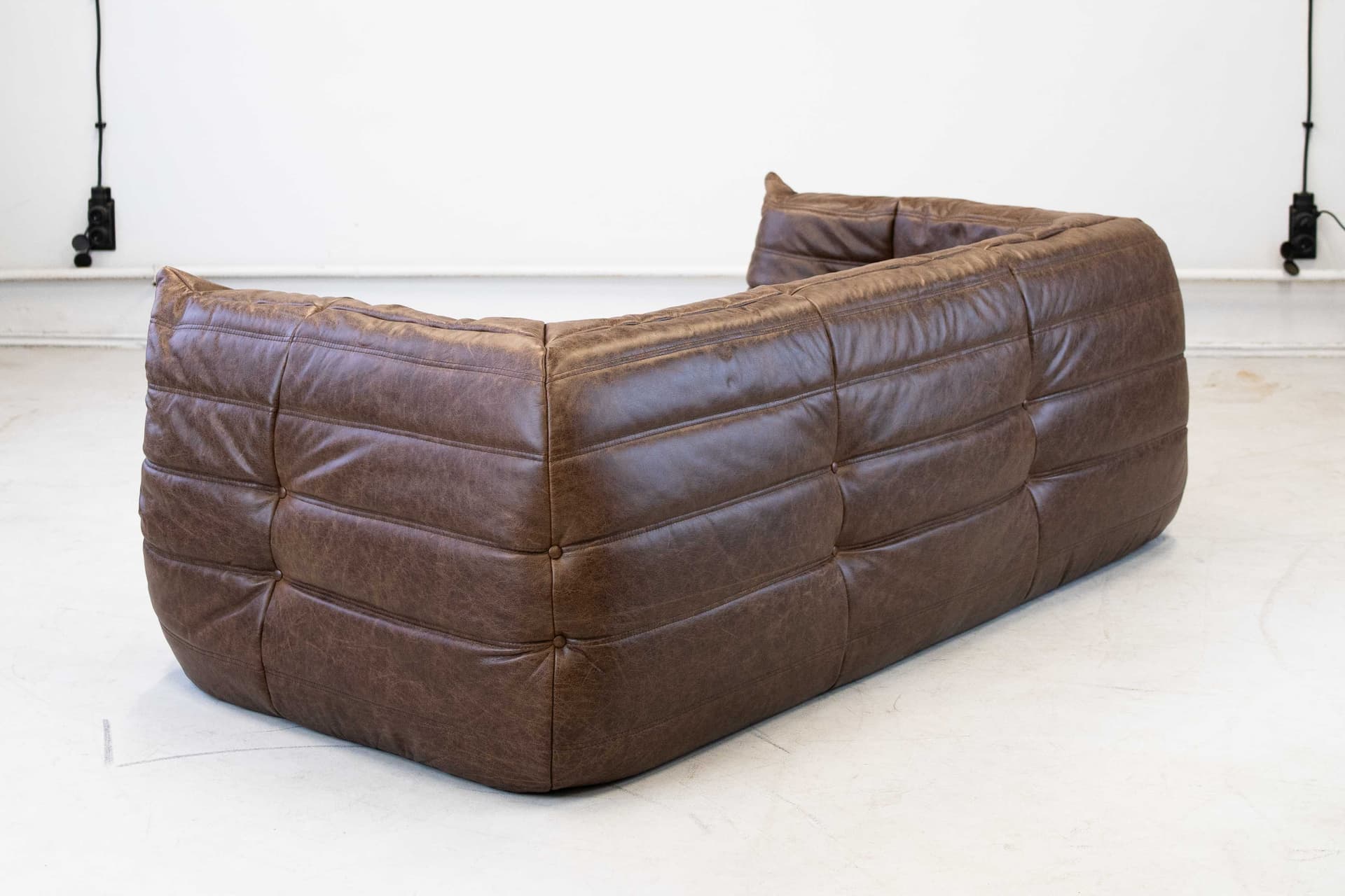 Sofa Togo z podłokietnikami, skóra brązowa kasztanowa - 298947