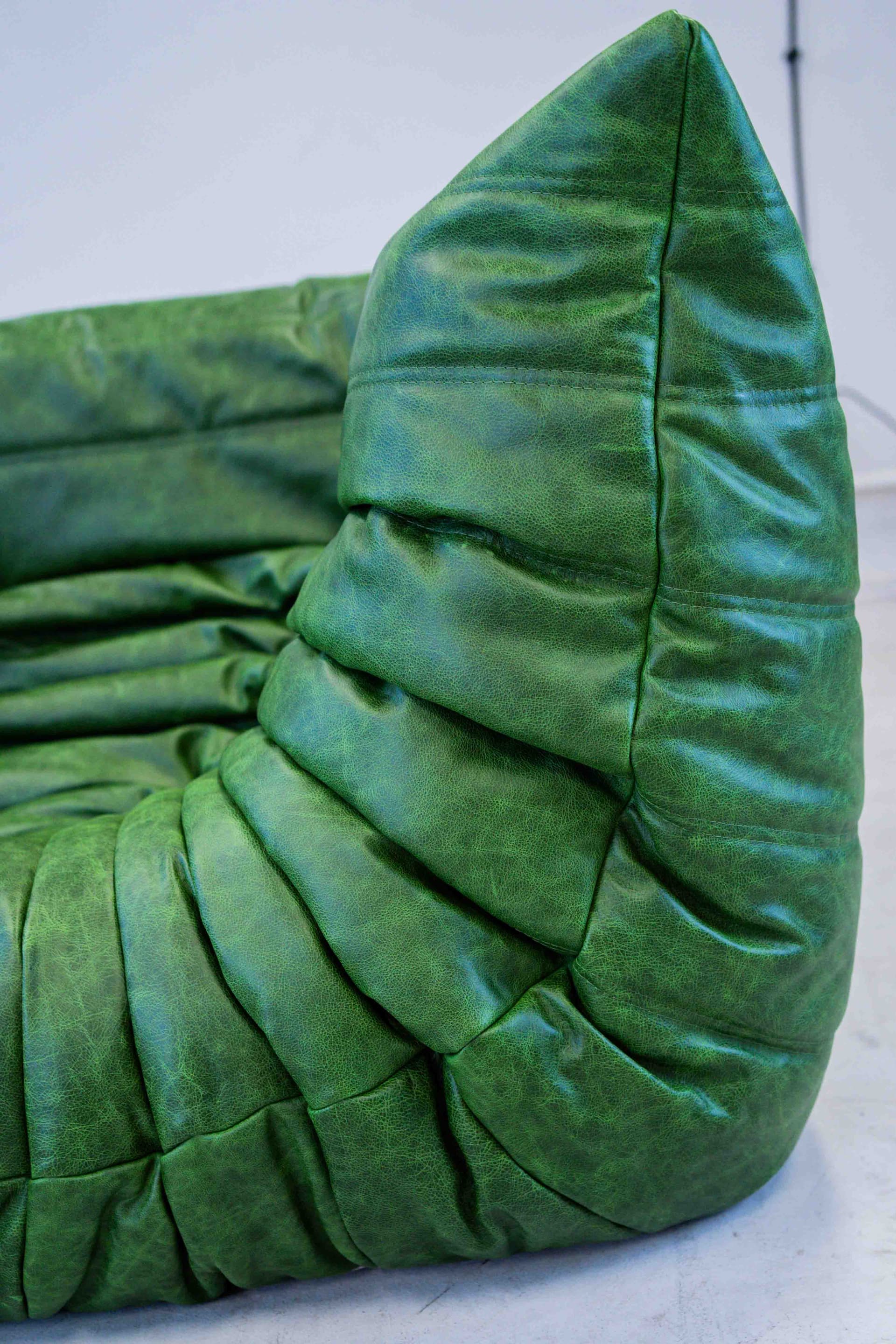 Sofa Togo z podłokietnikami, skóra zielona dubai - 298962