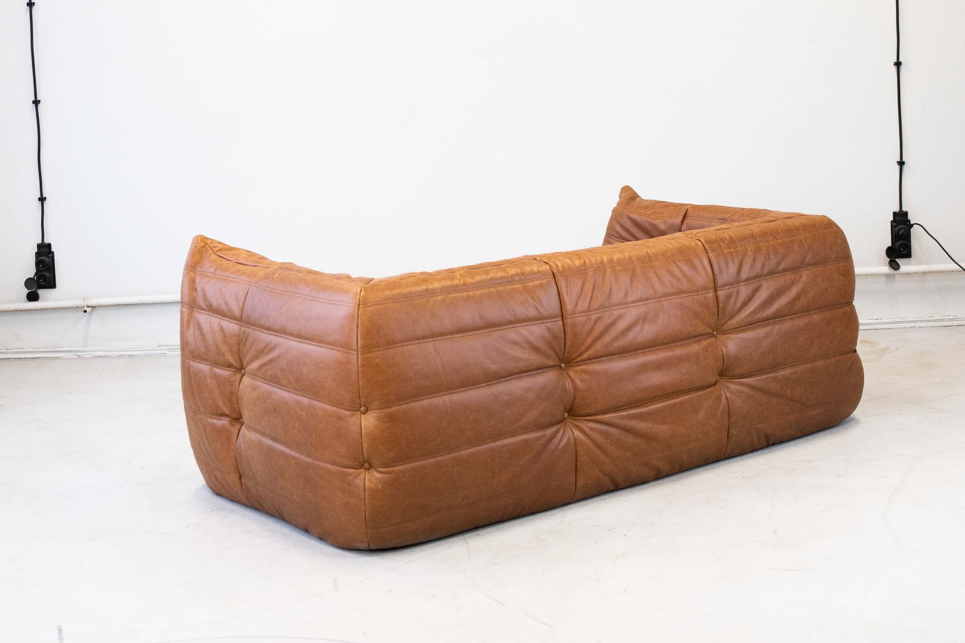 Sofa Togo z podłokietnikami, skóra brązowa dubai pine - 298973