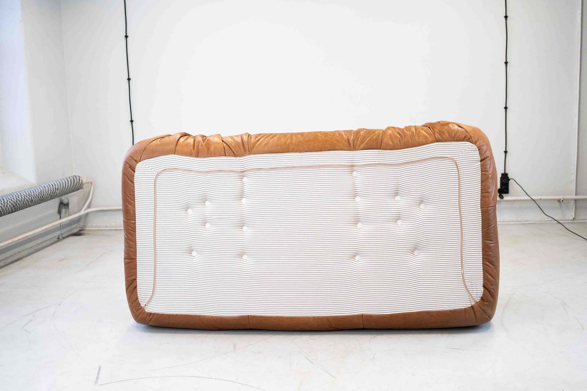 Sofa Togo z podłokietnikami, skóra brązowa dubai pine - 298983